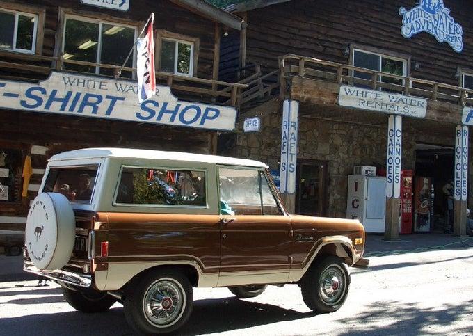 Ford Bronco Vintage Bronco Graphics D7C2EE3E-32FE-48FC-A04D-E7FF100A329C