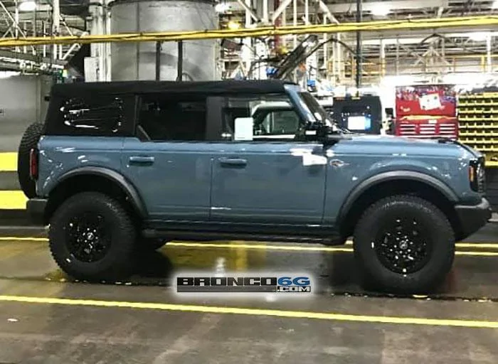 Ford Bronco Can anyone post up two comparison pics please. Wildtrak Area 51 2021-Bronco Factory Production Line Plant