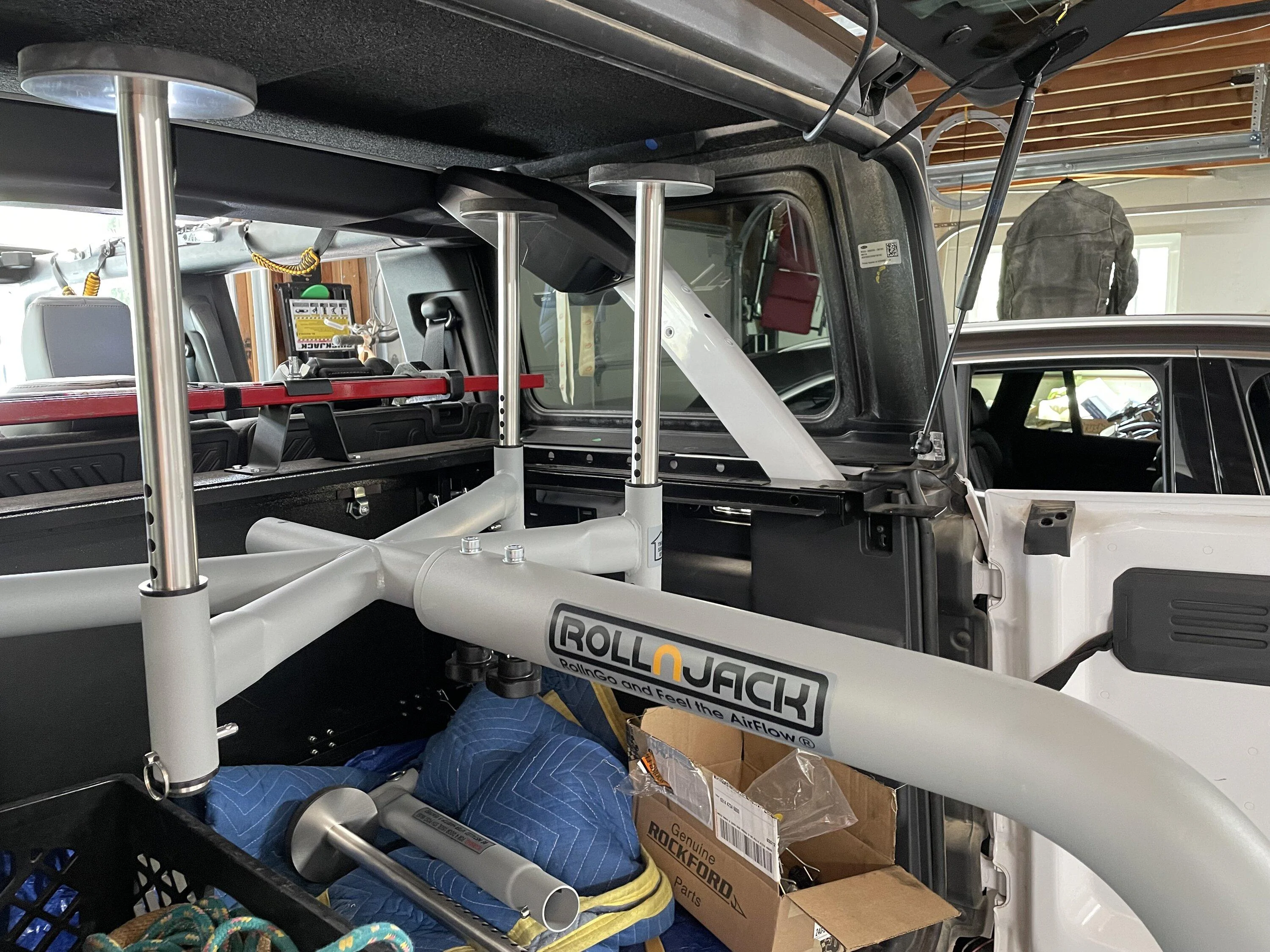 Ford Bronco TopLift Pro vs. RollnJack IMG_1018