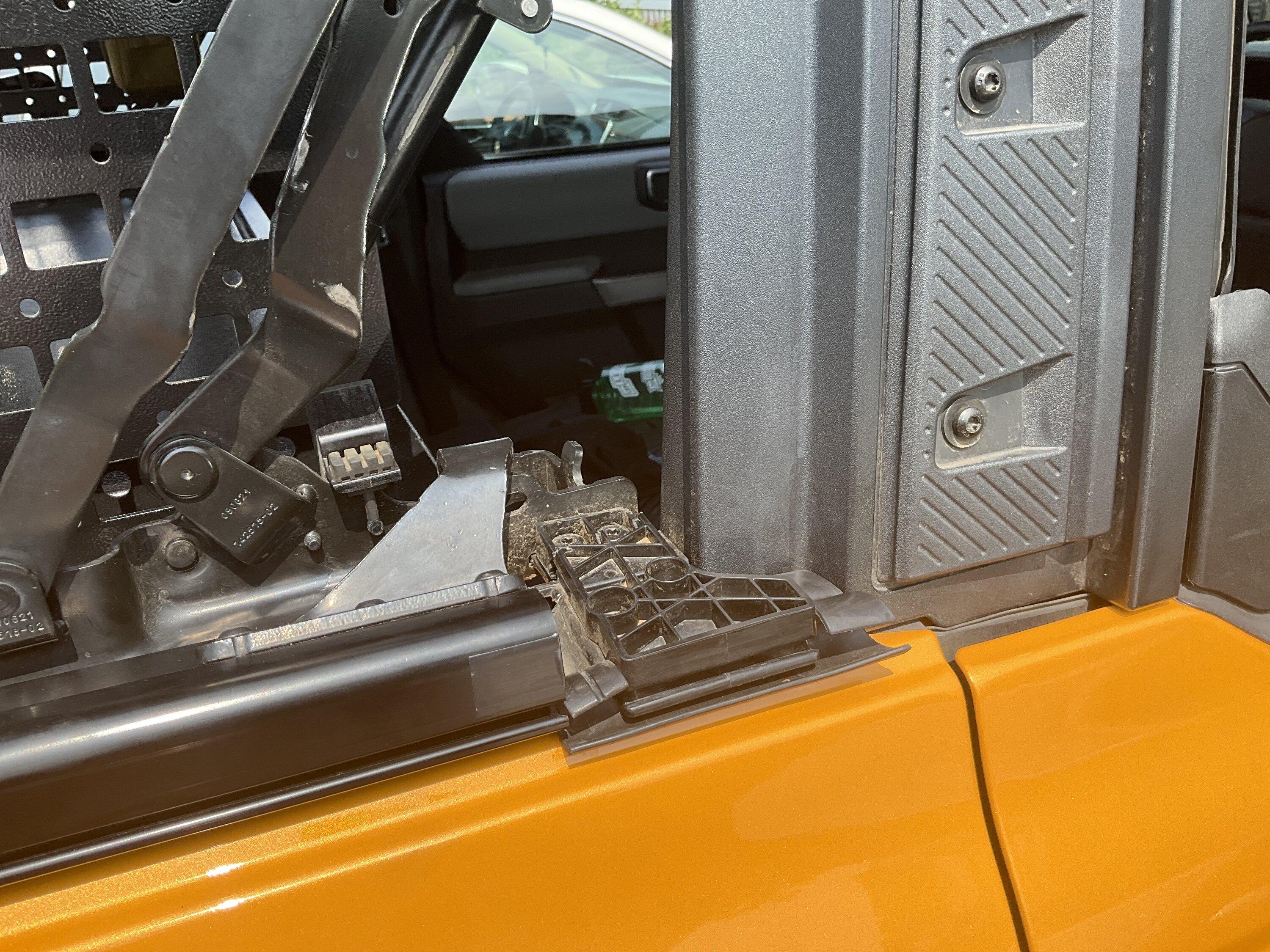 Ford Bronco Soft top - side window lower retainer part number image