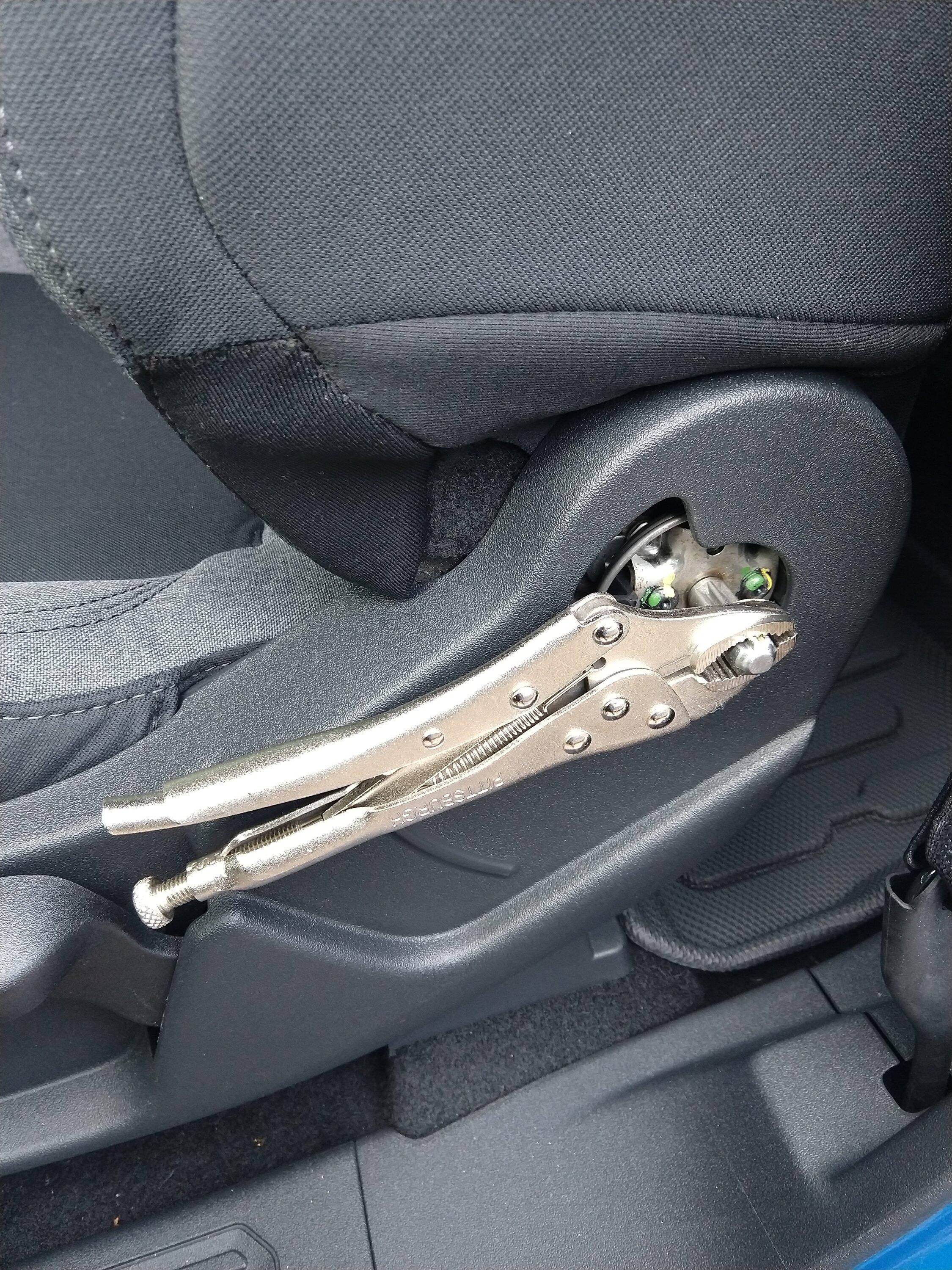 Ford Bronco Broken plastic seat lever IMG_20230724_075927633