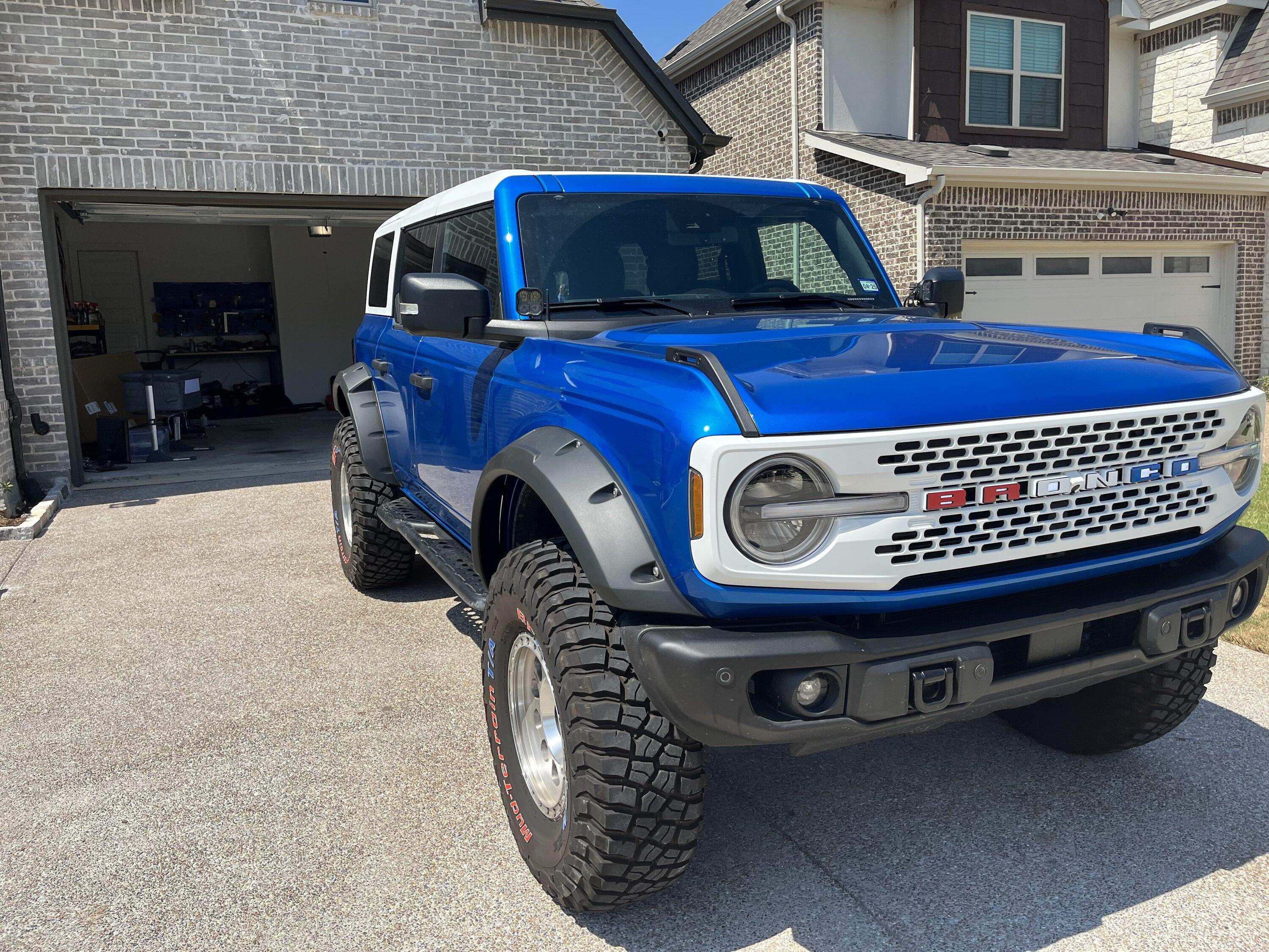 Ford Bronco 2023 Badlands Build | KBD Flares | 37" KM3 Tires | Icon Stage 3 Coilovers | Painted White Top and Grille IMG_1954