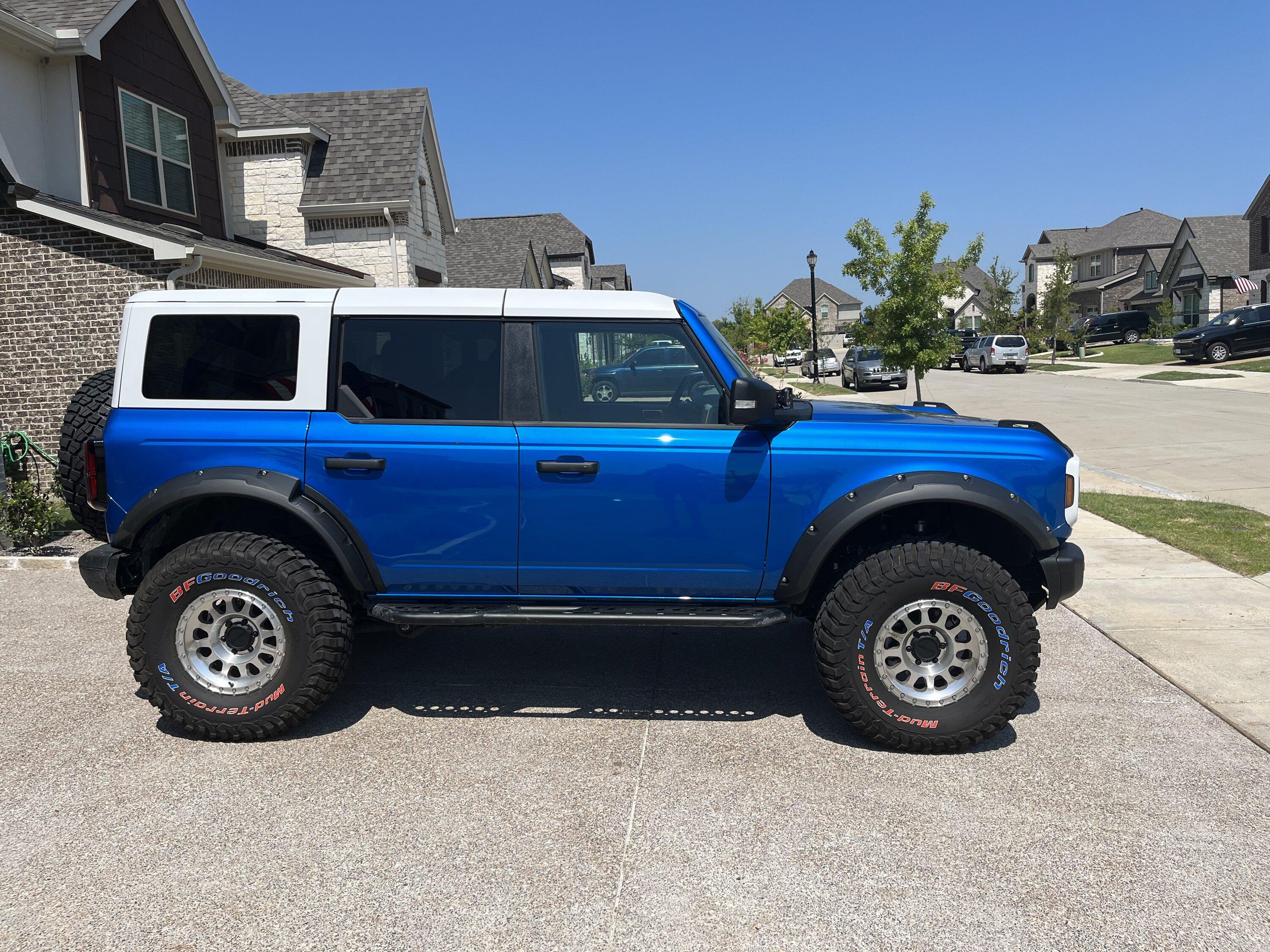 Ford Bronco 2023 Badlands Build | KBD Flares | 37" KM3 Tires | Icon Stage 3 Coilovers | Painted White Top and Grille IMG_1953