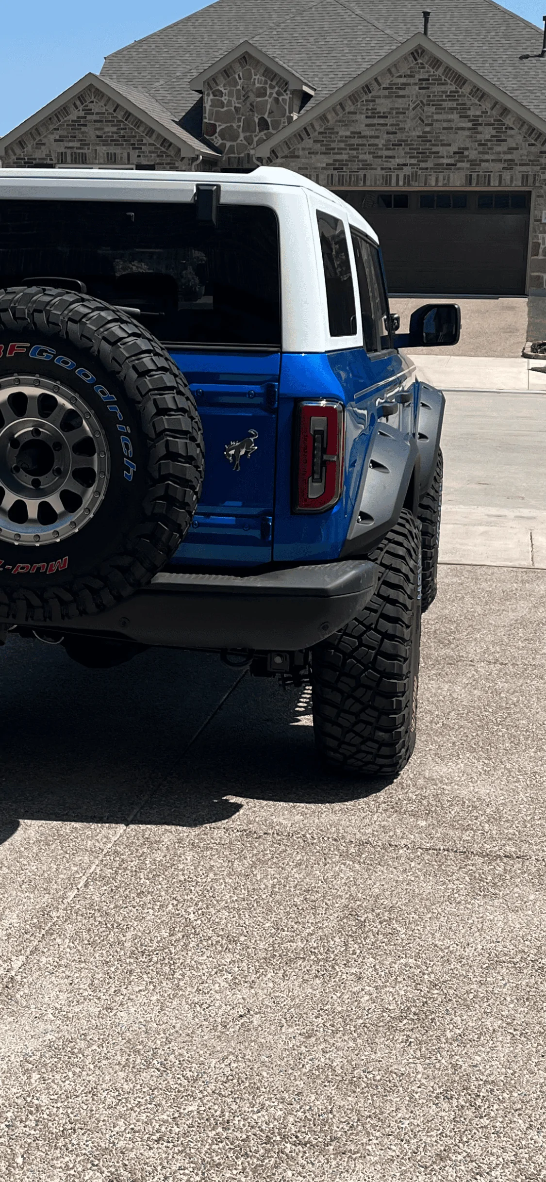 Ford Bronco 2023 Badlands Build | KBD Flares | 37" KM3 Tires | Icon Stage 3 Coilovers | Painted White Top and Grille IMG_1956