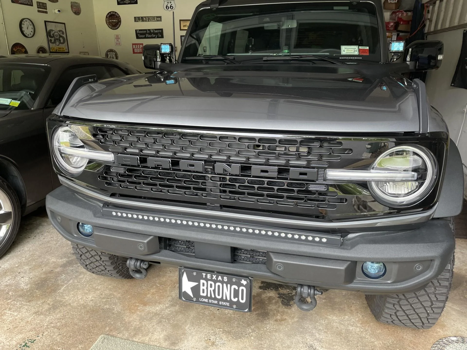 Ford Bronco Front license plate bracket recommendations? Blue lights off