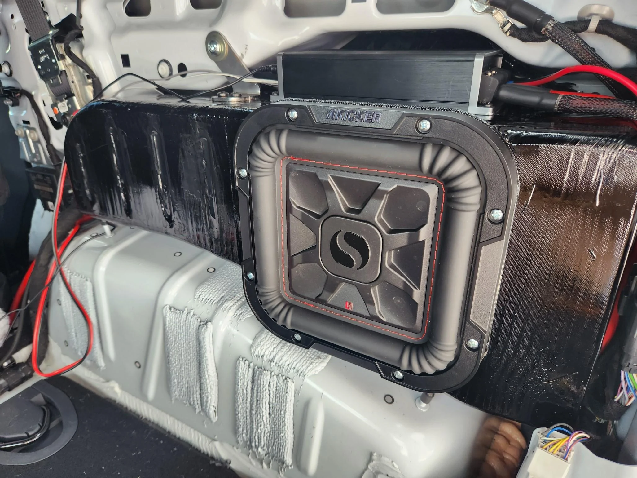 Ford Bronco GEARSHADE: Kicker L7T 8" Sub Enclosure 20230523_152428 (1)