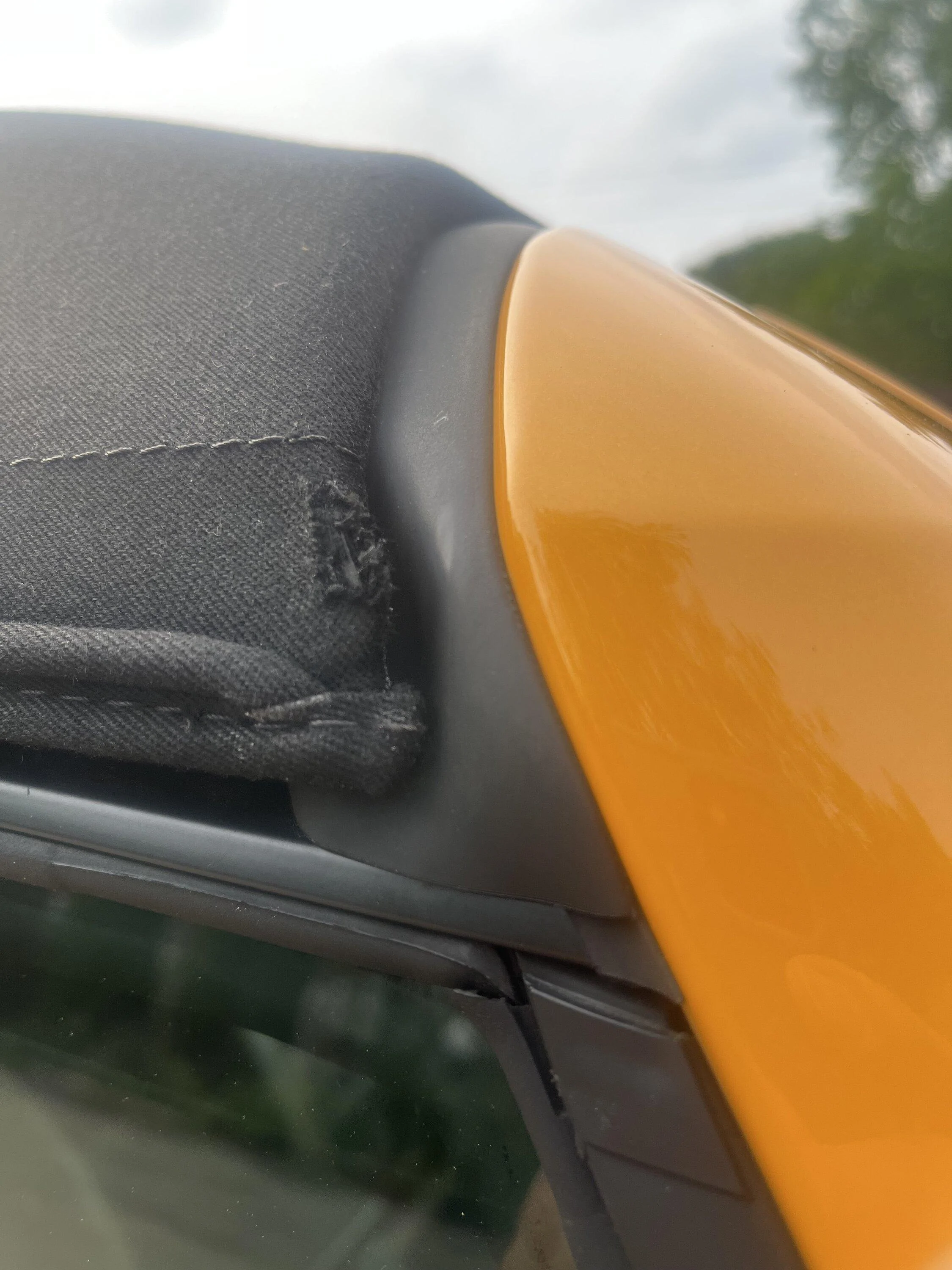 Ford Bronco Soft top front header edges fraying IMG_1933