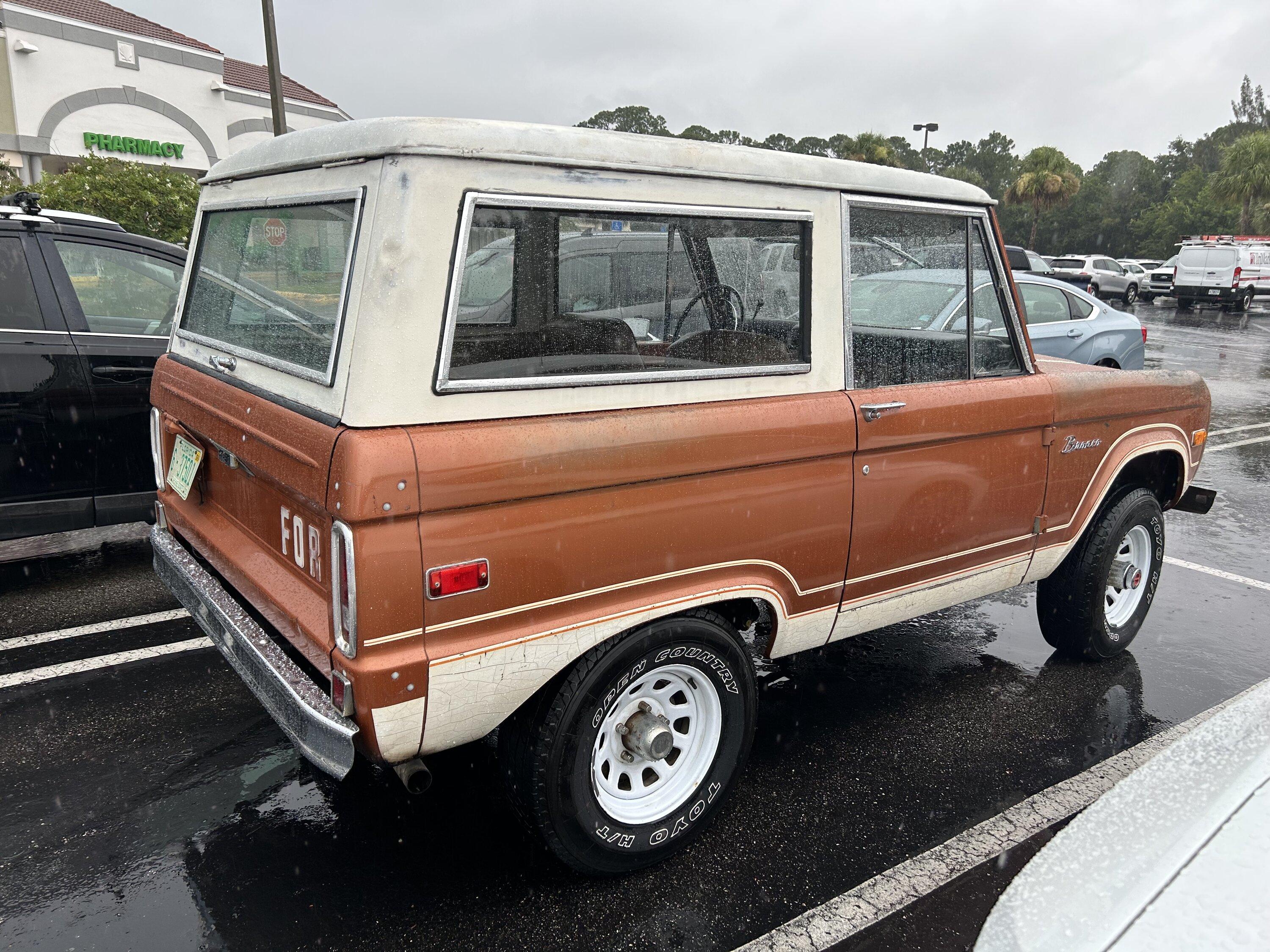 Ford Bronco Nice old one IMG_5476