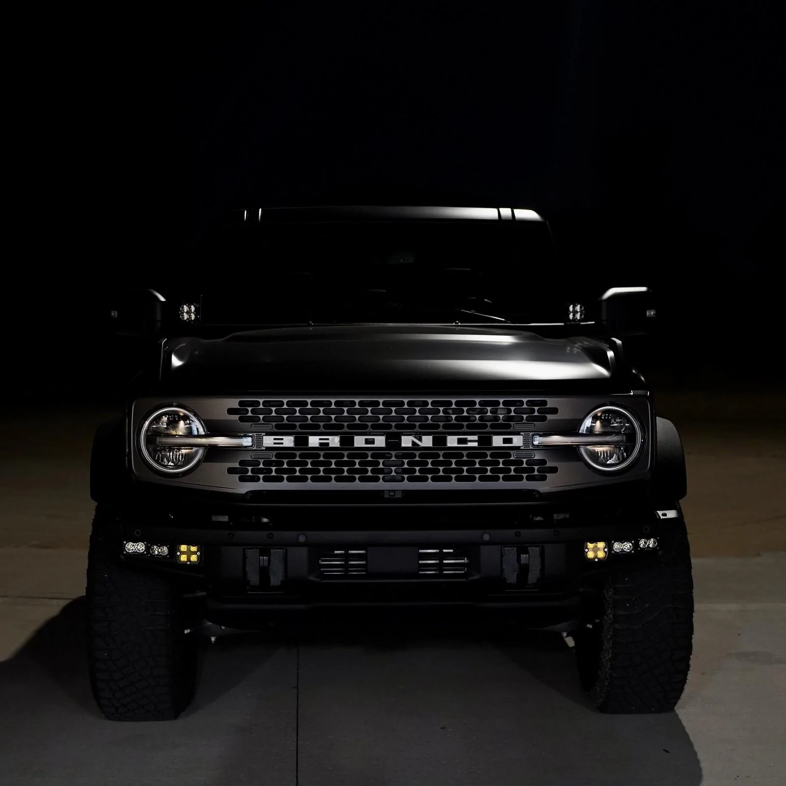 Ford Bronco BROOX's 2DR Shadow Black Squatchy Boy new-fog-lights-installed