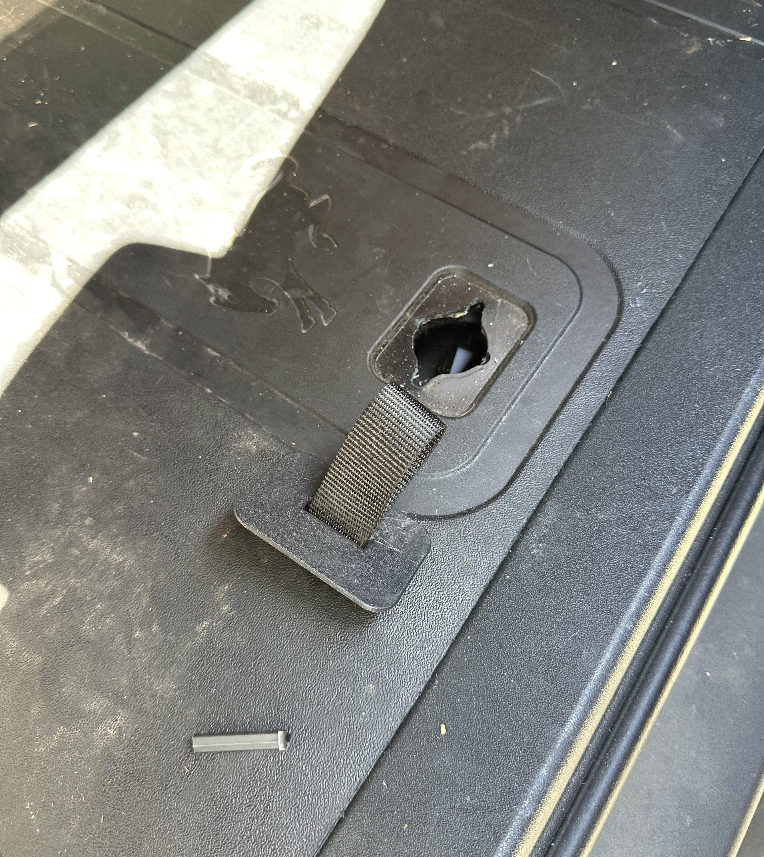 Ford Bronco [Part Number Help] Trunk floor strap broken IMG_4635
