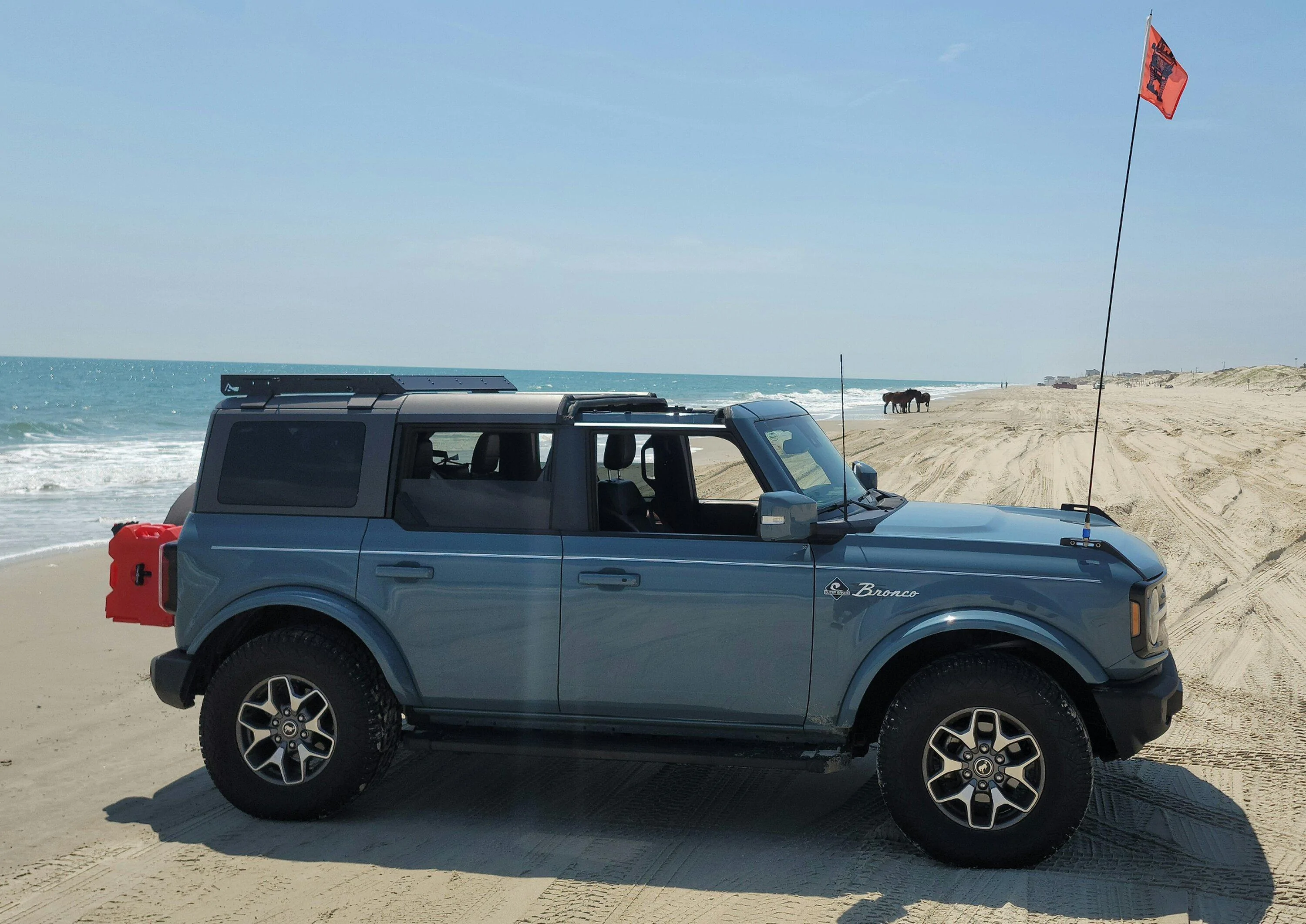 Ford Bronco Anyone with the TRAILRAX MODULAR HALF RACK 20230509_112815