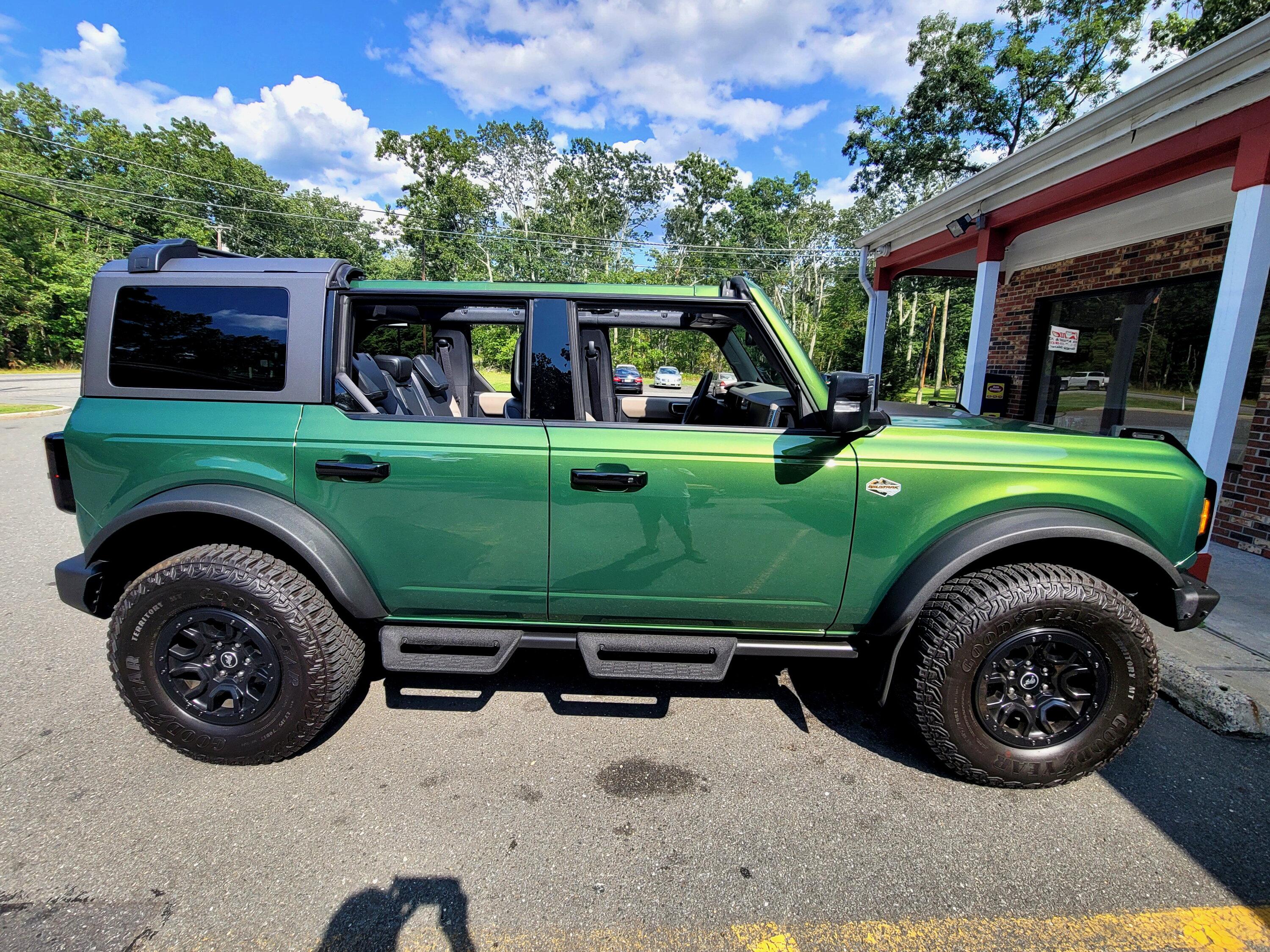 Ford Bronco ERUPTION GREEN Bronco Club 20230801_161019-picsay