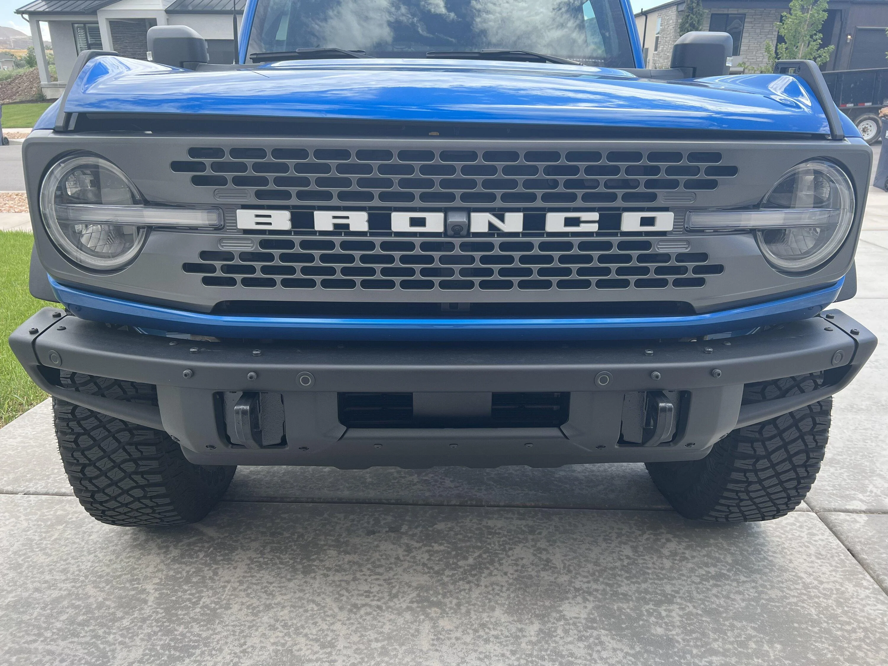 Ford Bronco EDIT (fixed) Anyone notice poor hood alignment? IMG_1631