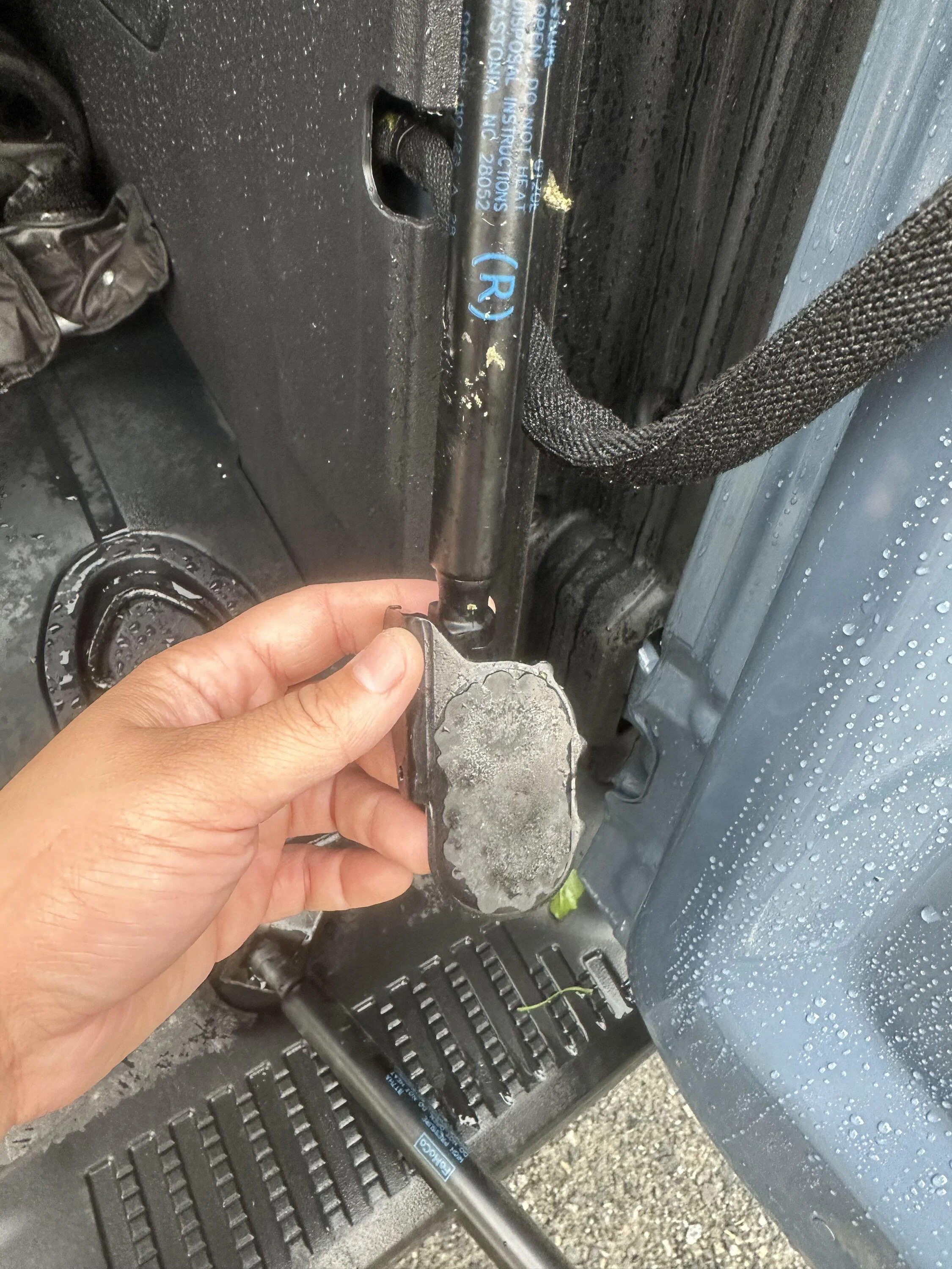 Ford Bronco Back glass shock glue coming off IMG_0478
