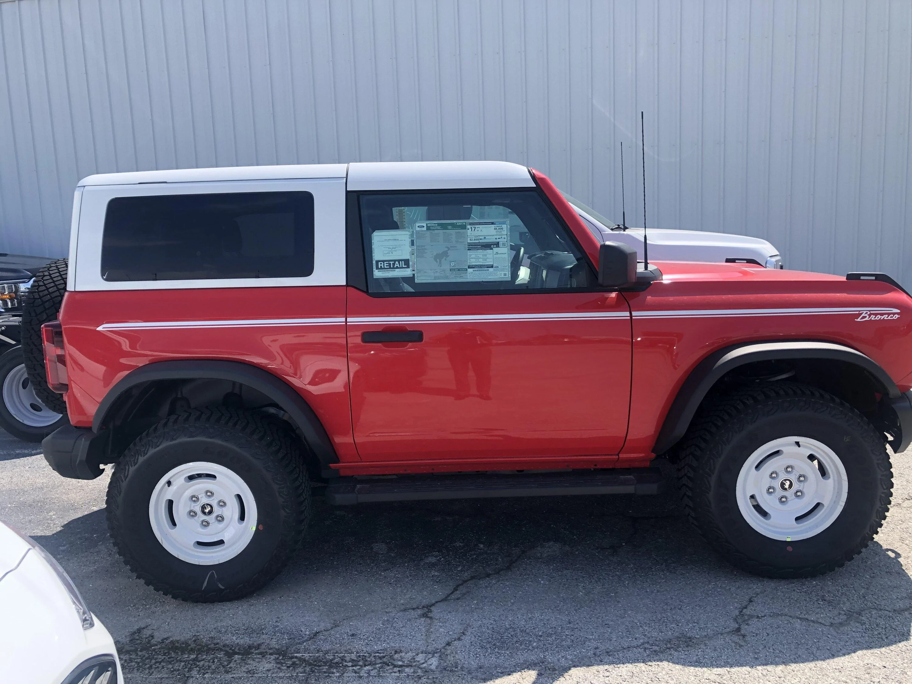 Ford Bronco HERITAGE EDITION Bronco Club 71277194760__3EB62966-C2D7-4723-9EFD-D54AFA24C504