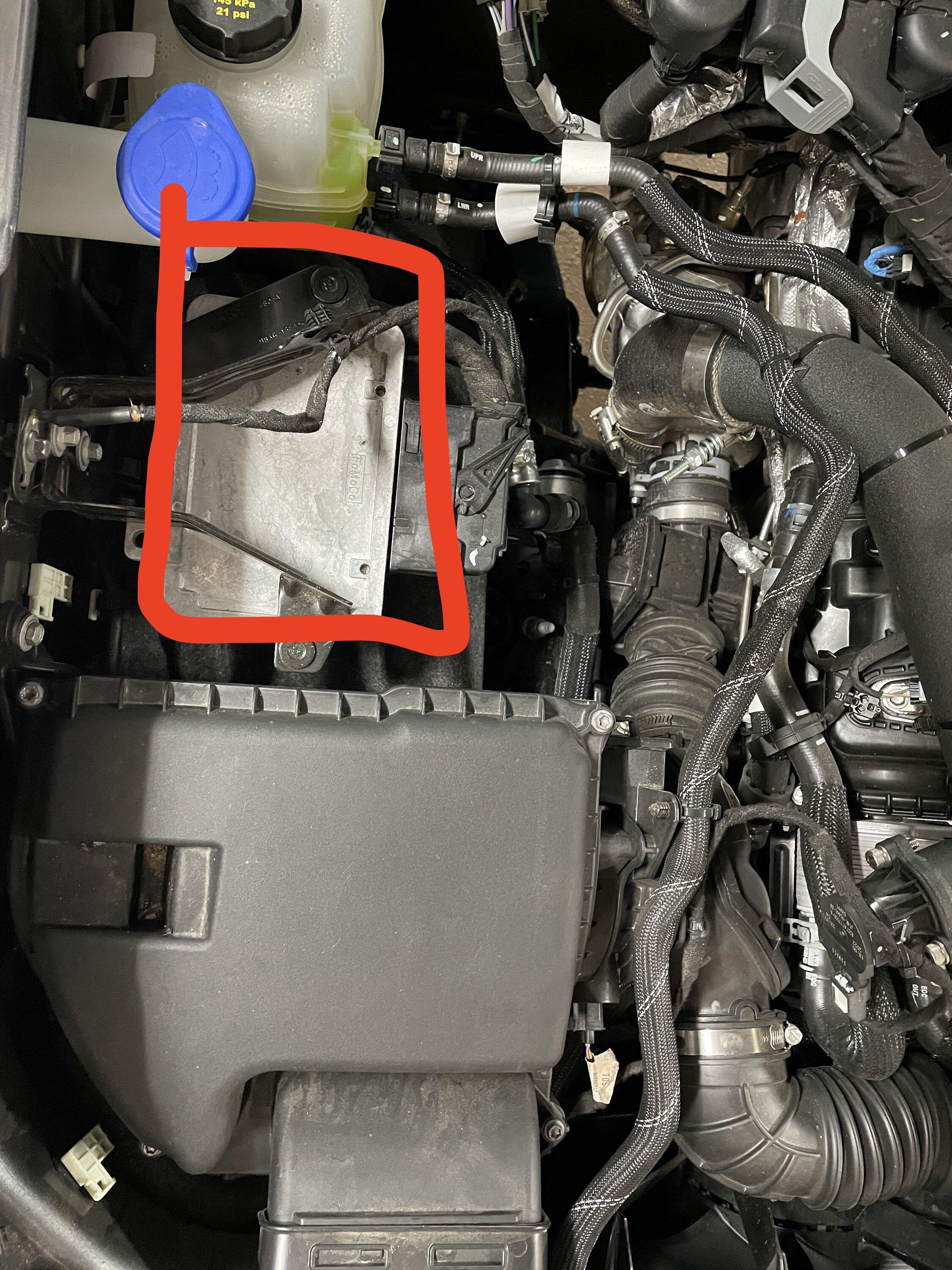 Ford Bronco Extra battery location IMG_1839