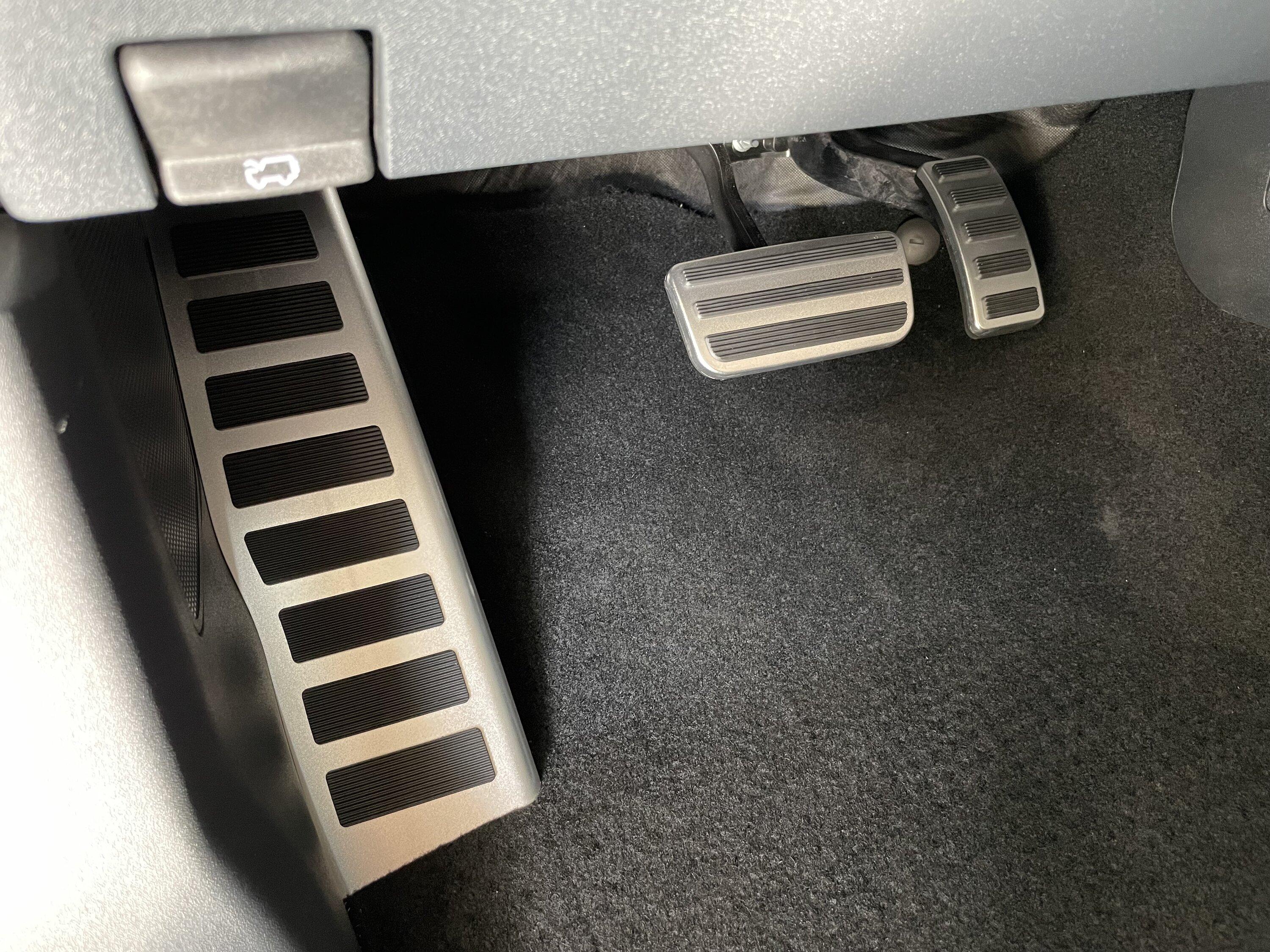 Ford Bronco Gas pedal covee IMG_6161