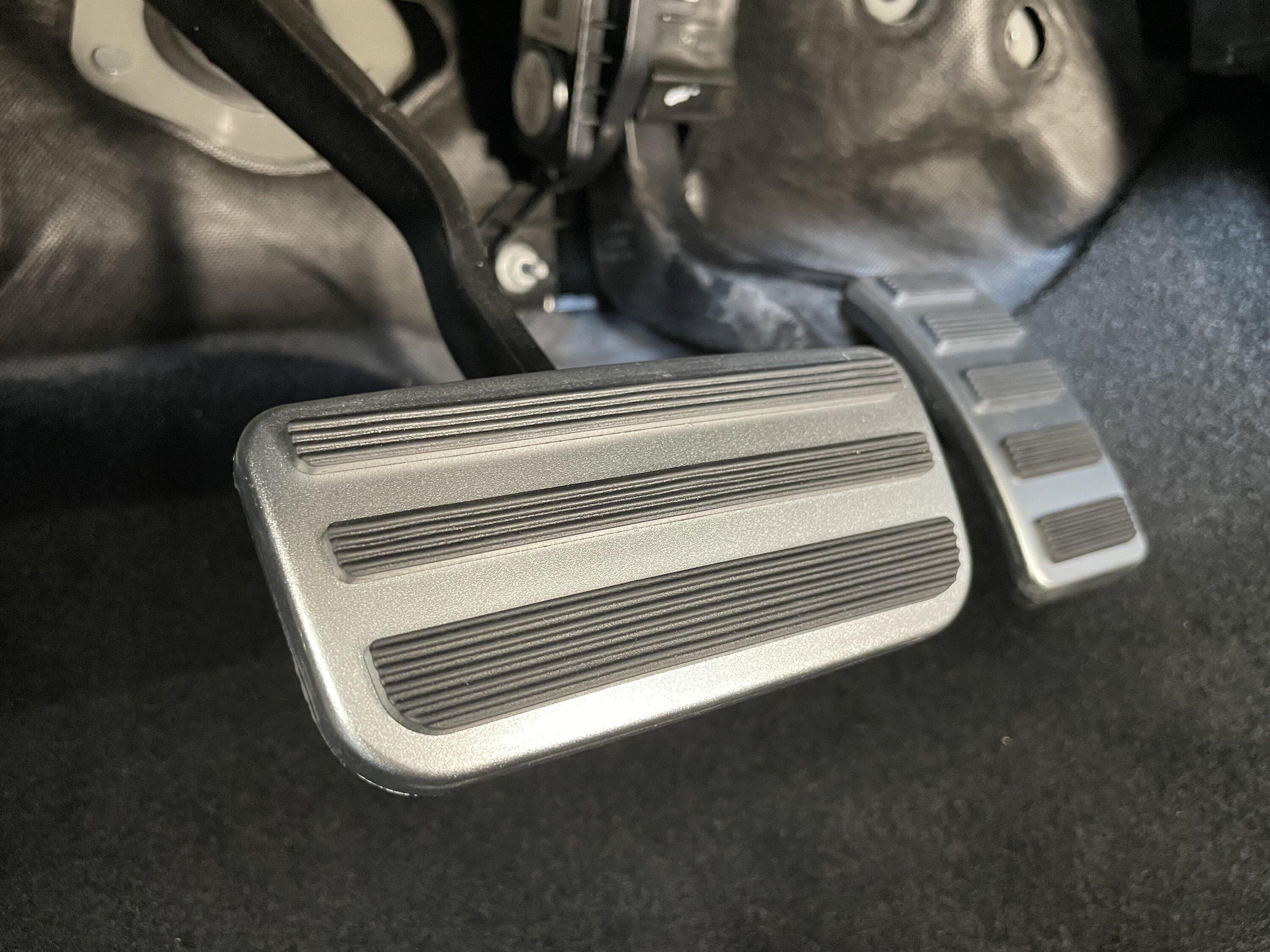 Ford Bronco Gas pedal covee IMG_6149