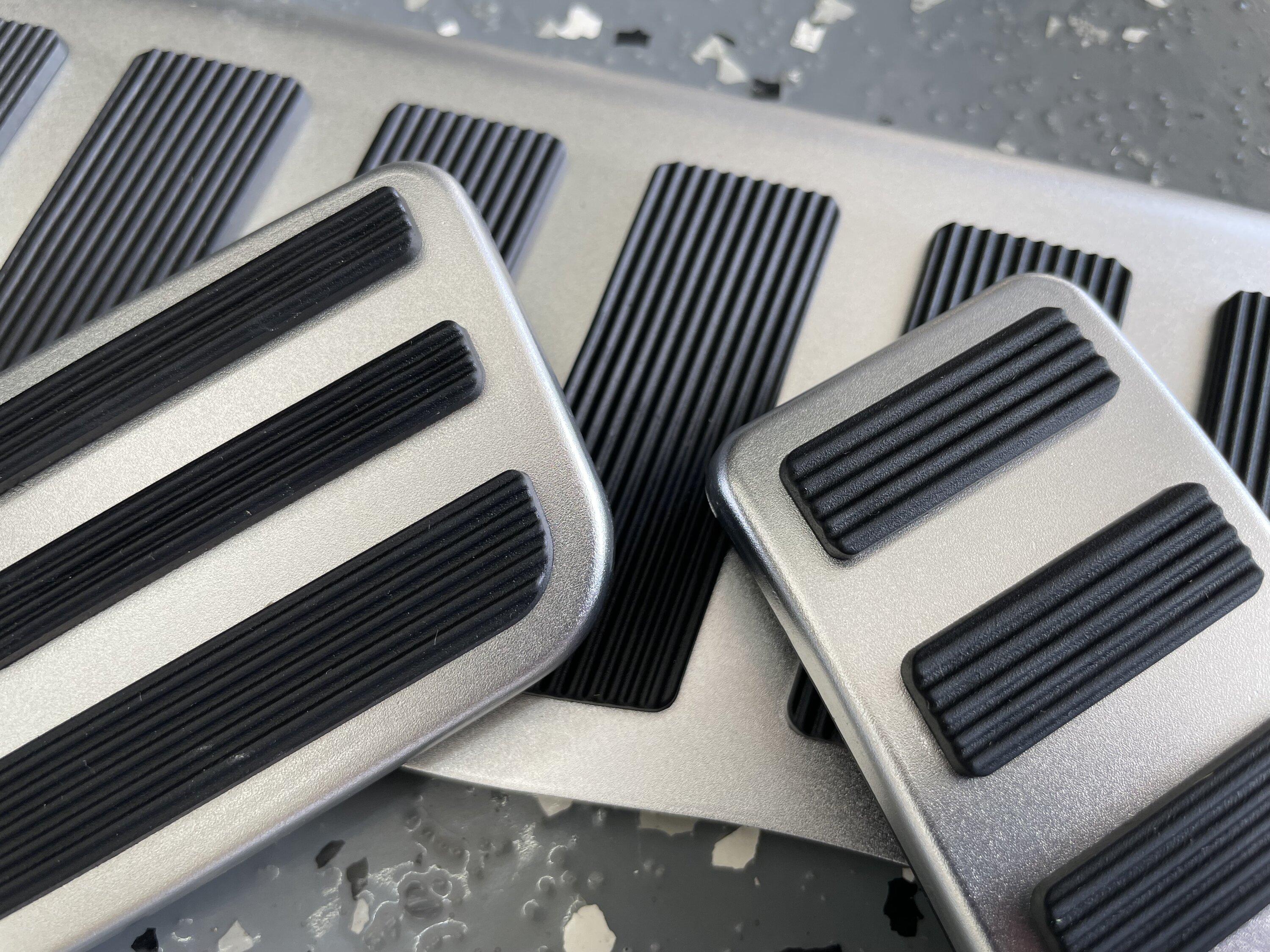 Ford Bronco Gas pedal covee IMG_6123