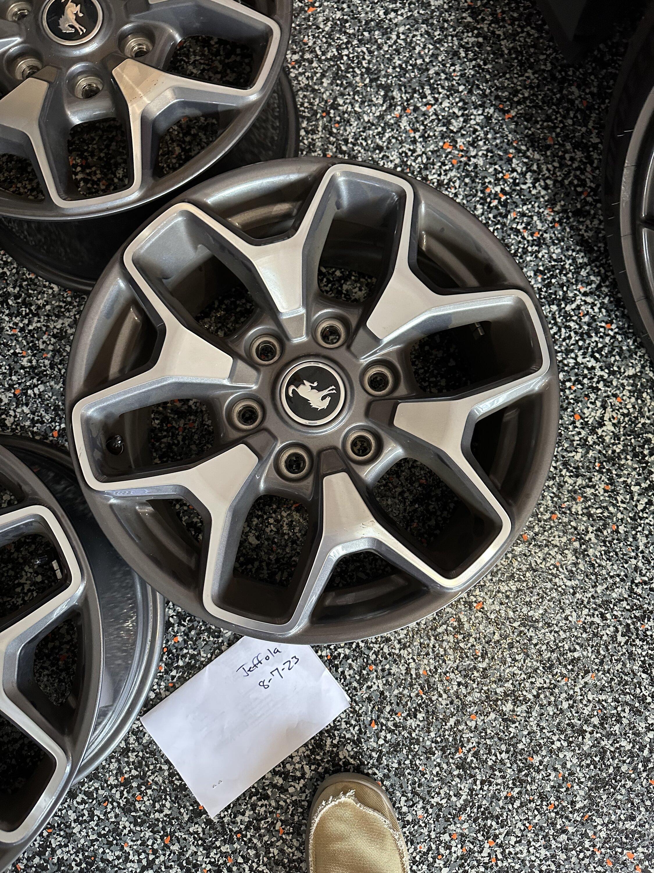 Ford Bronco Badlands OEM Wheels only (5) IMG_8810