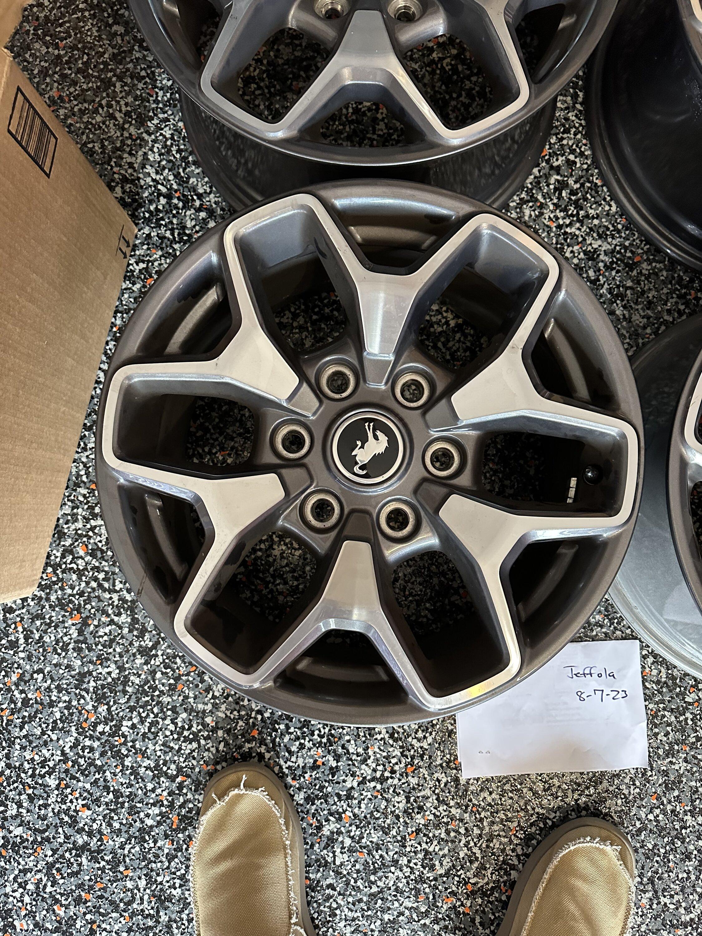 Ford Bronco Badlands OEM Wheels only (5) IMG_8809