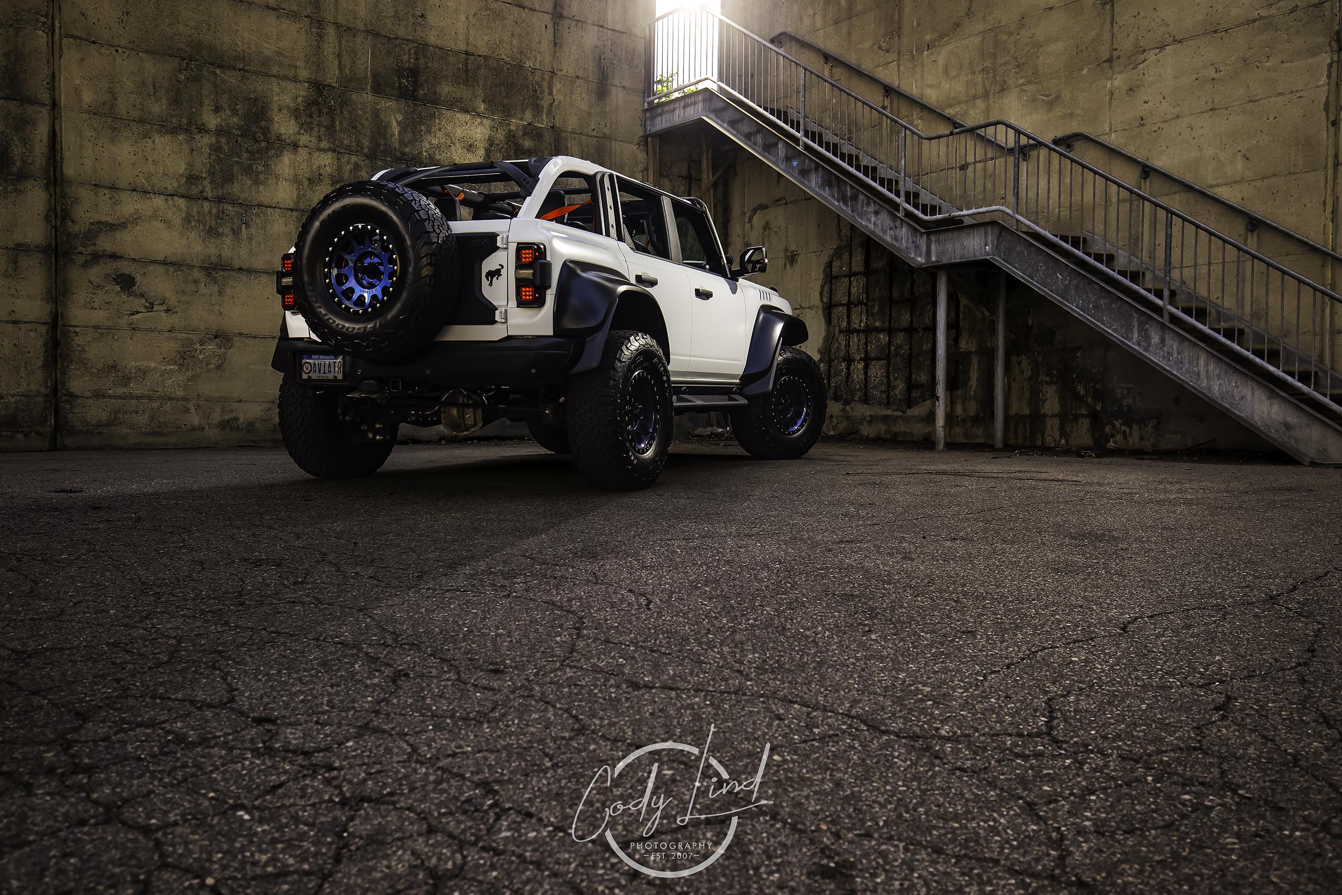Ford Bronco Bronco Raptor in Oxford White - Professional photo shoot.  Credits:  the Very talented Cody Lind https://codylindphotography.com/ IMG_9856