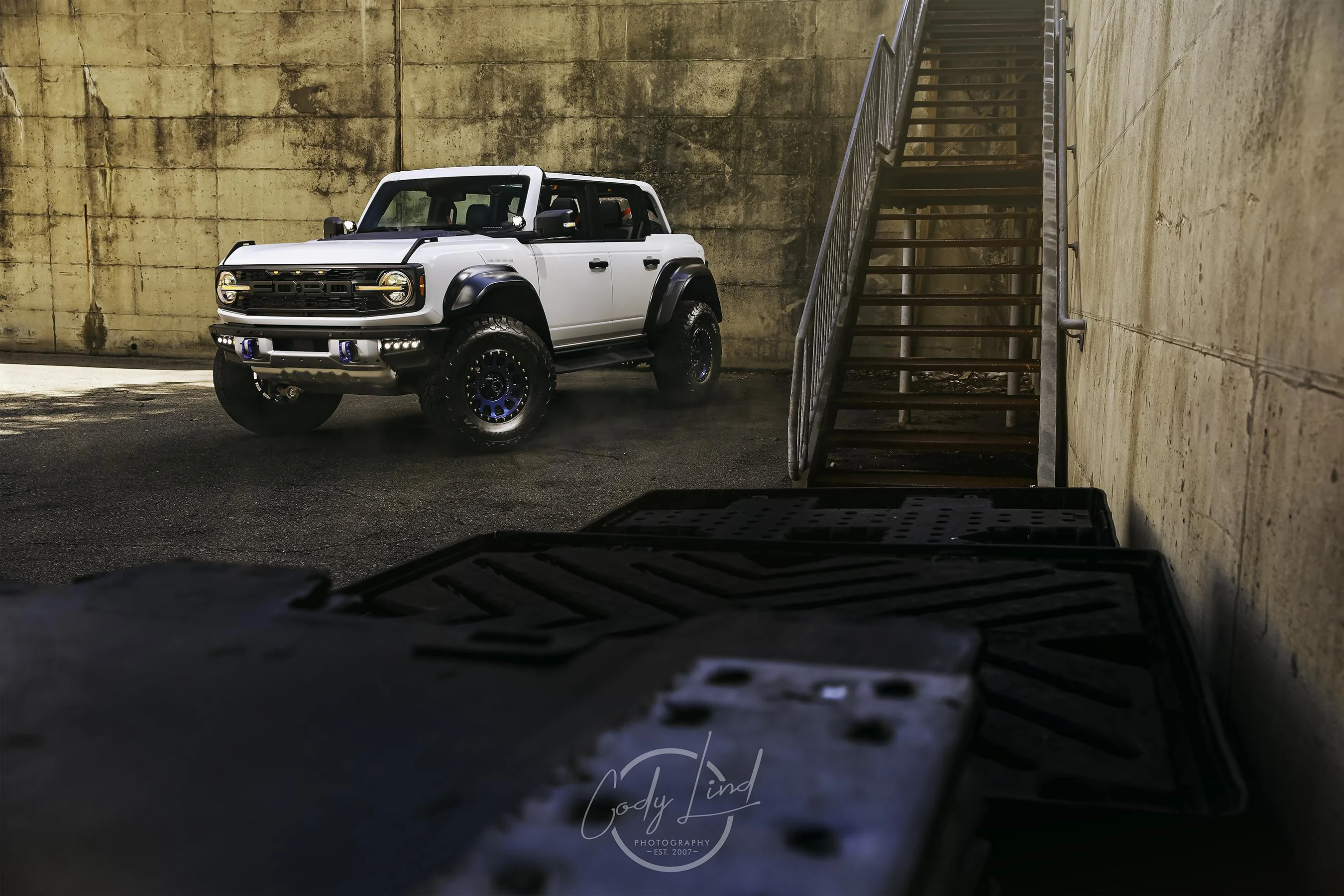 Ford Bronco Bronco Raptor in Oxford White - Professional photo shoot.  Credits:  the Very talented Cody Lind https://codylindphotography.com/ IMG_9849