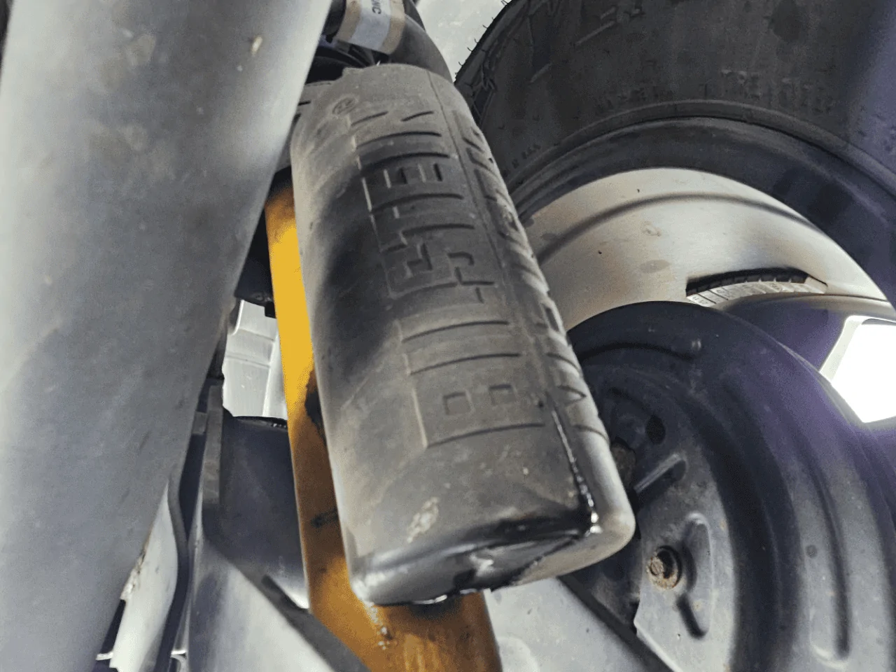 Ford Bronco Rear Shock leaking @ just under 42k miles 20230808_130832