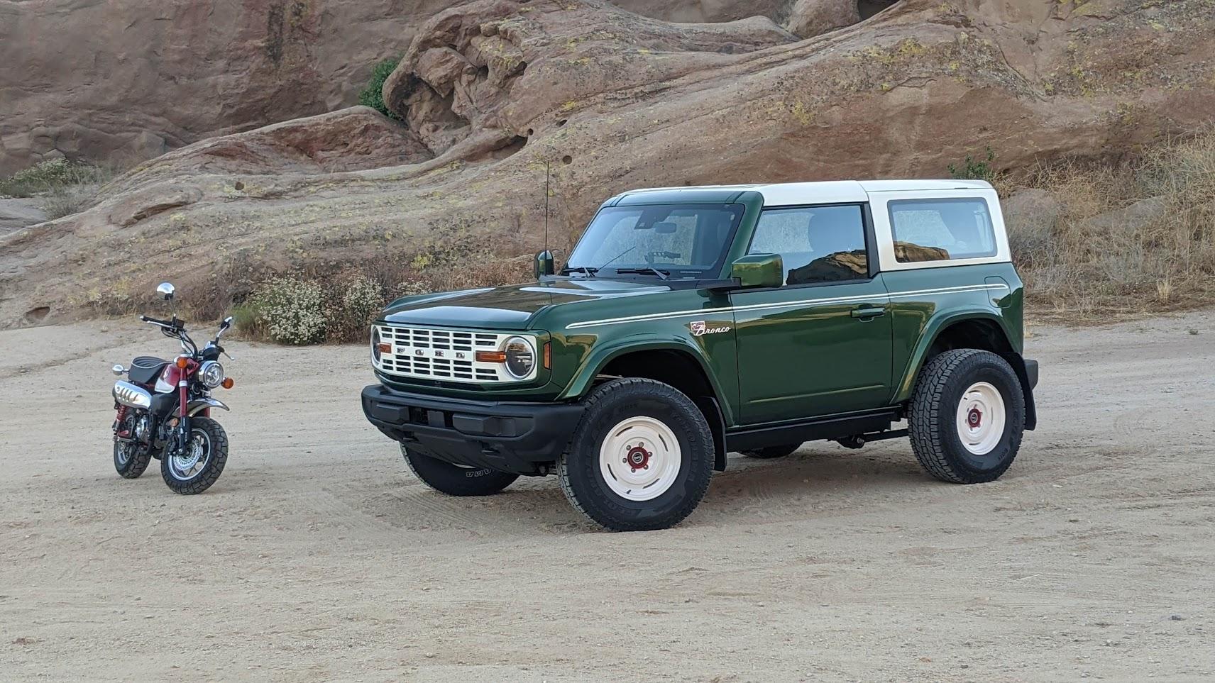 Ford Bronco Cargo hitch/motorcycle carrier PXL_20230809_012648676