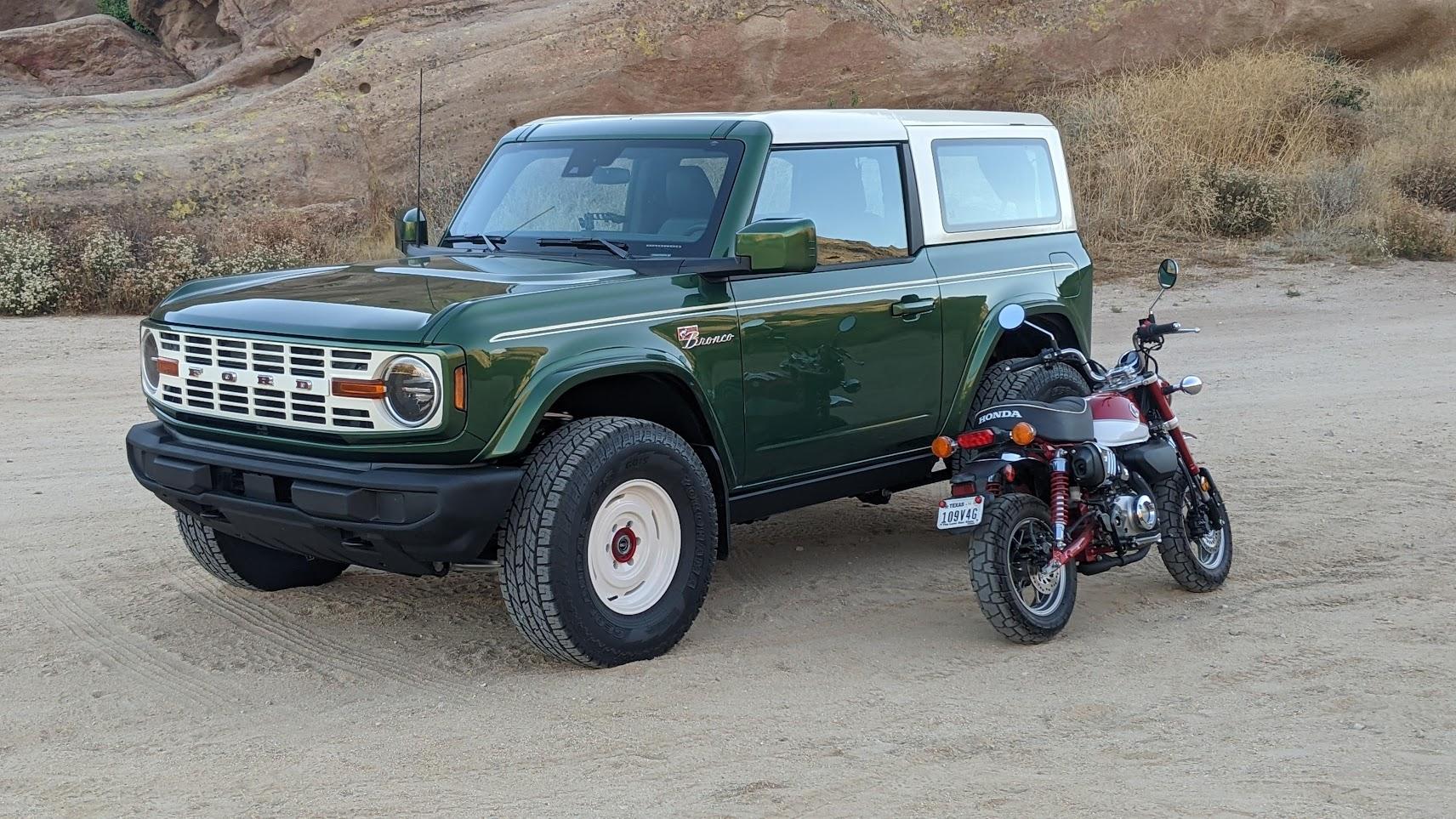 Ford Bronco Cargo hitch/motorcycle carrier PXL_20230809_013117496