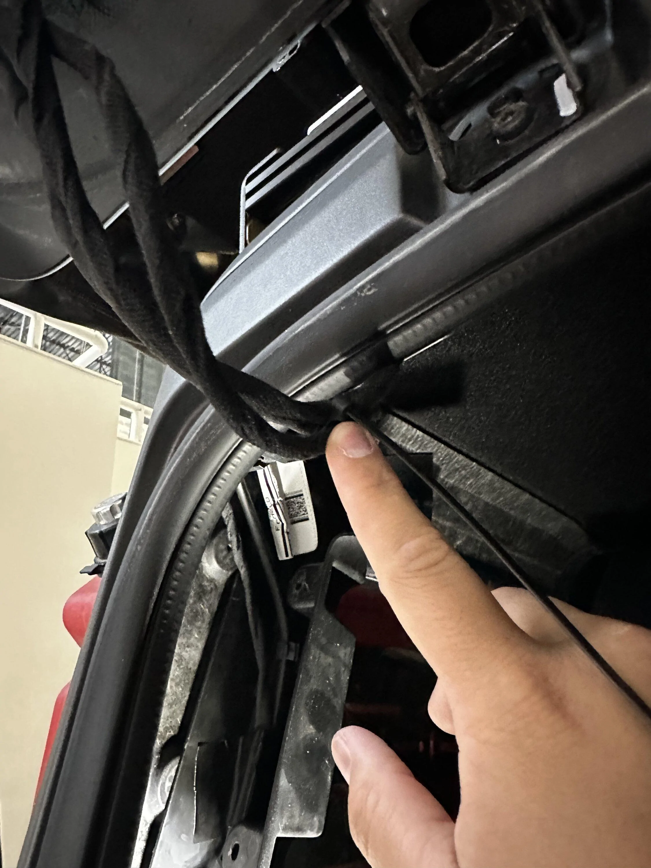 Ford Bronco Rear Window Dome Light DIY - TrailRax Bronco Build IMG_1447