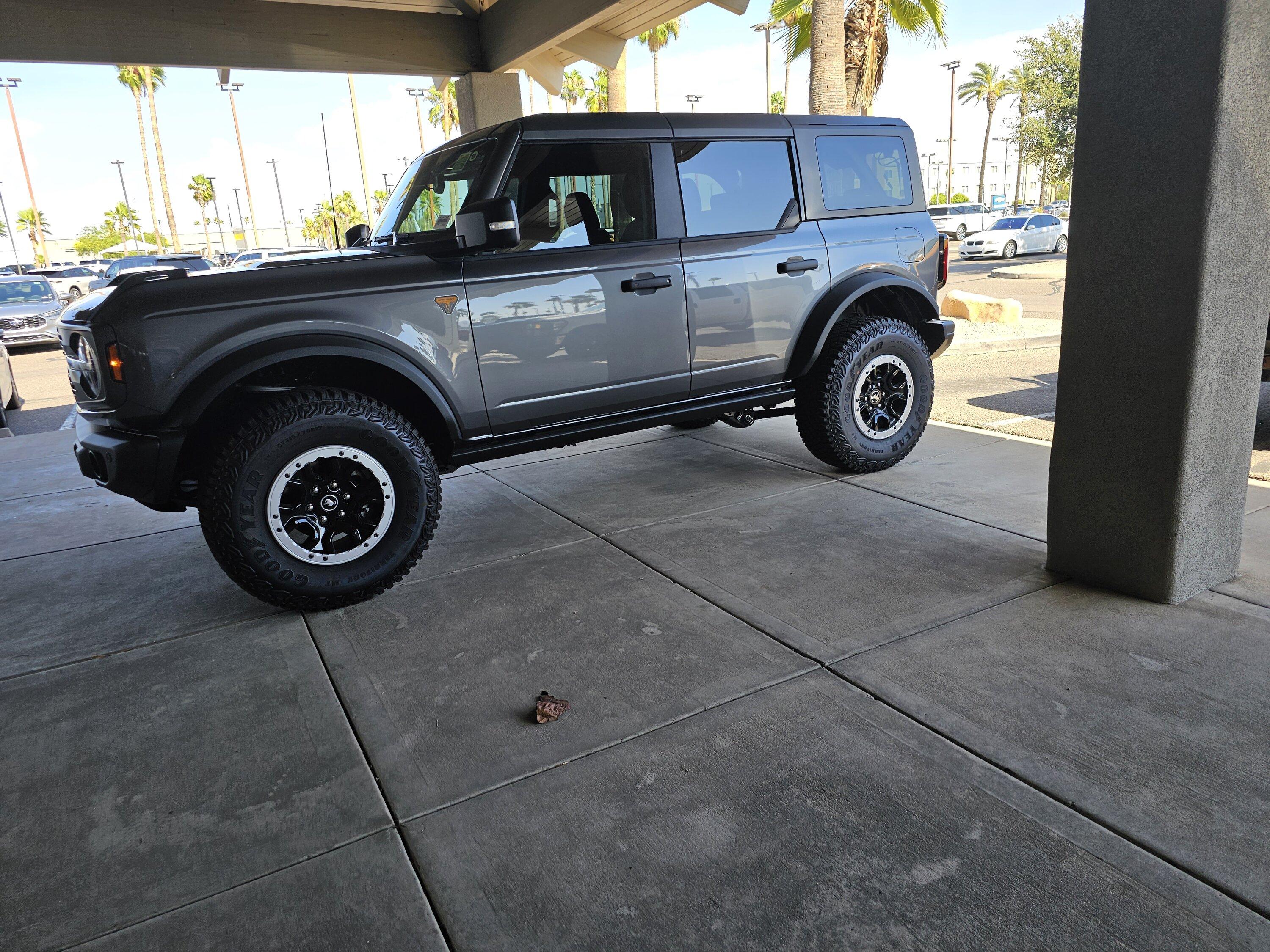 Ford Bronco 2023 Carbonized Gray Sasquatch Badlands - Holy IFS Build 20230721_155458