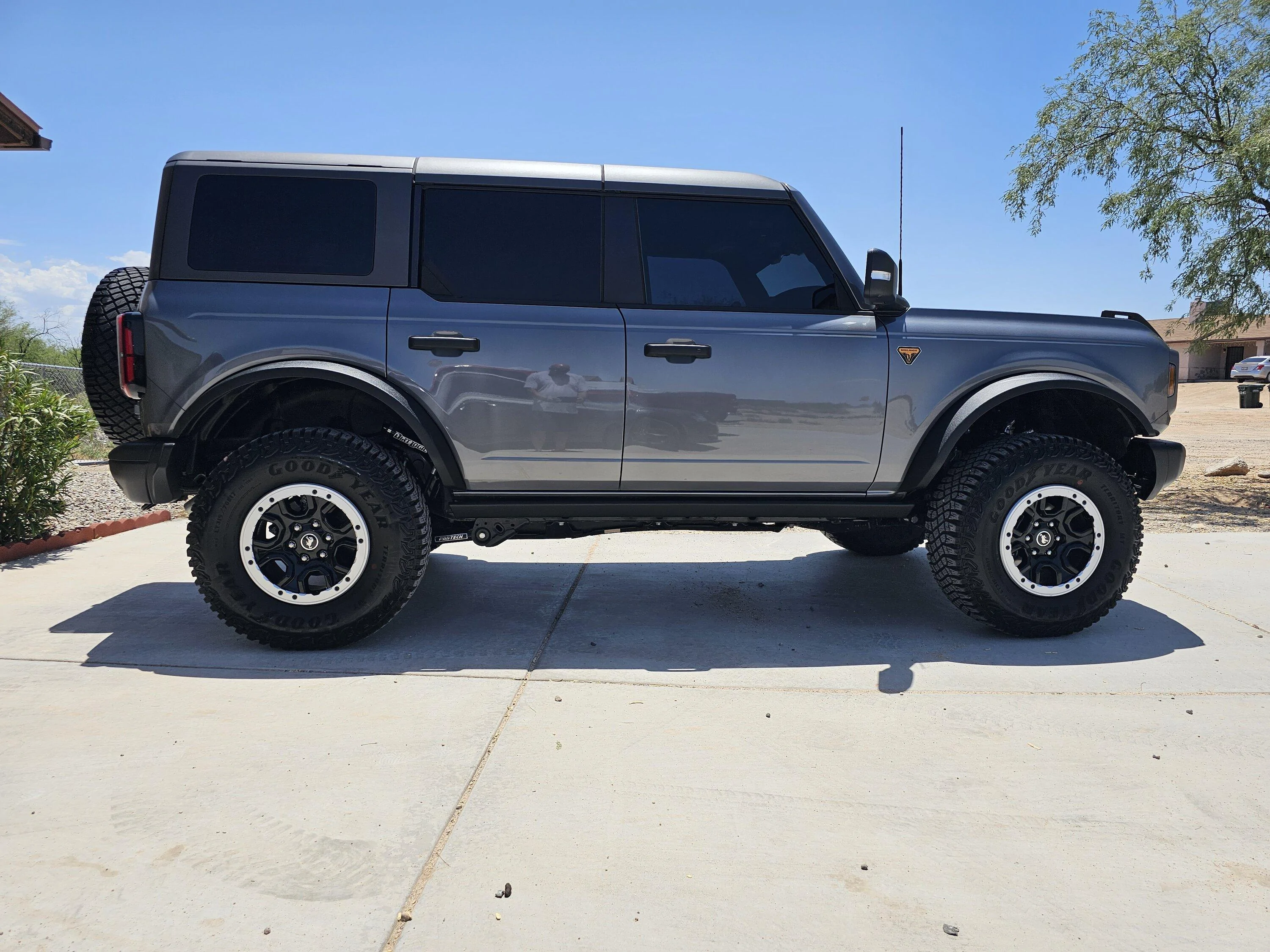 Ford Bronco 2023 Carbonized Gray Sasquatch Badlands - Holy IFS Build 20230730_125310