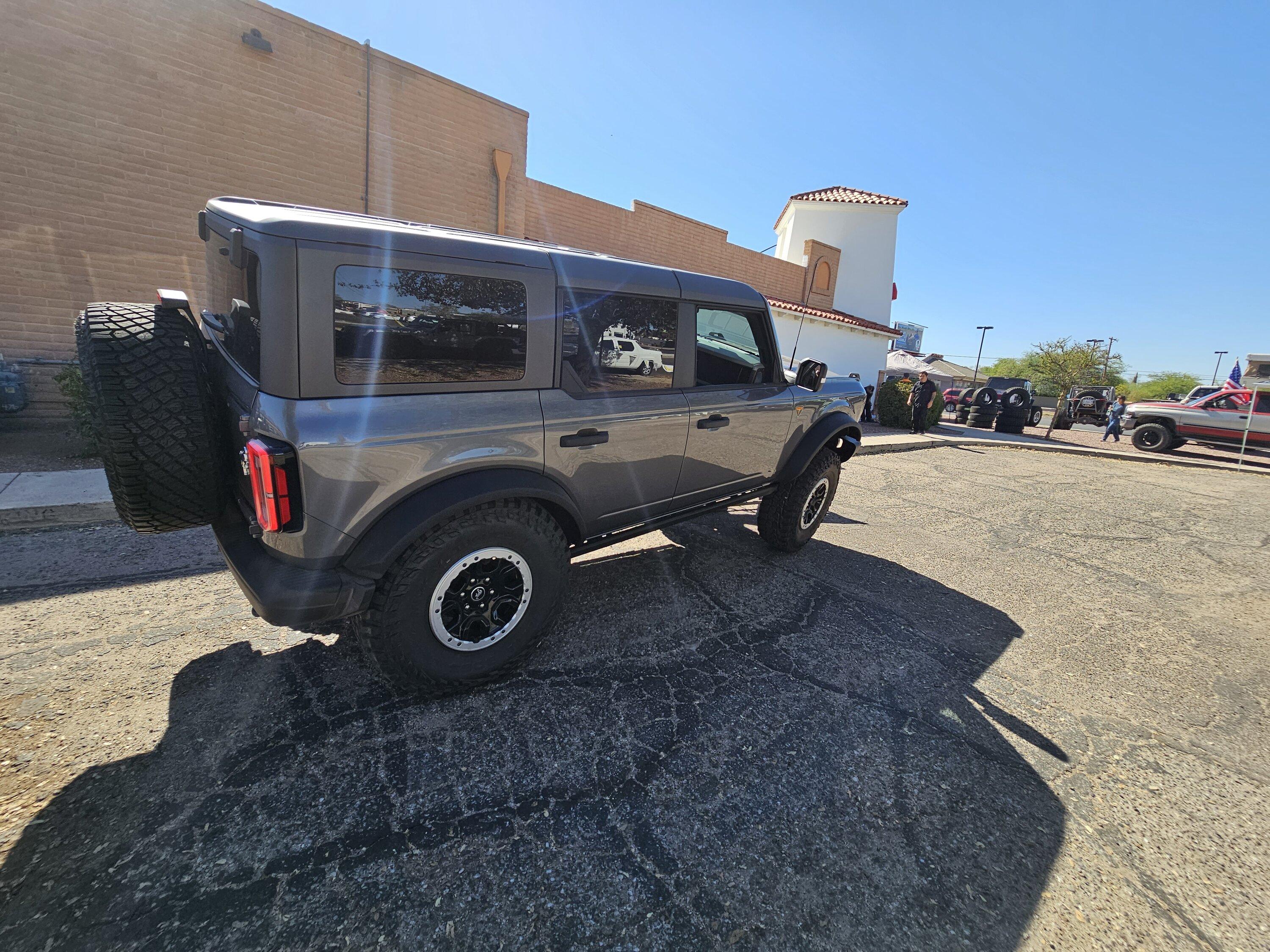 Ford Bronco 2023 Carbonized Gray Sasquatch Badlands - Holy IFS Build 20230805_092453