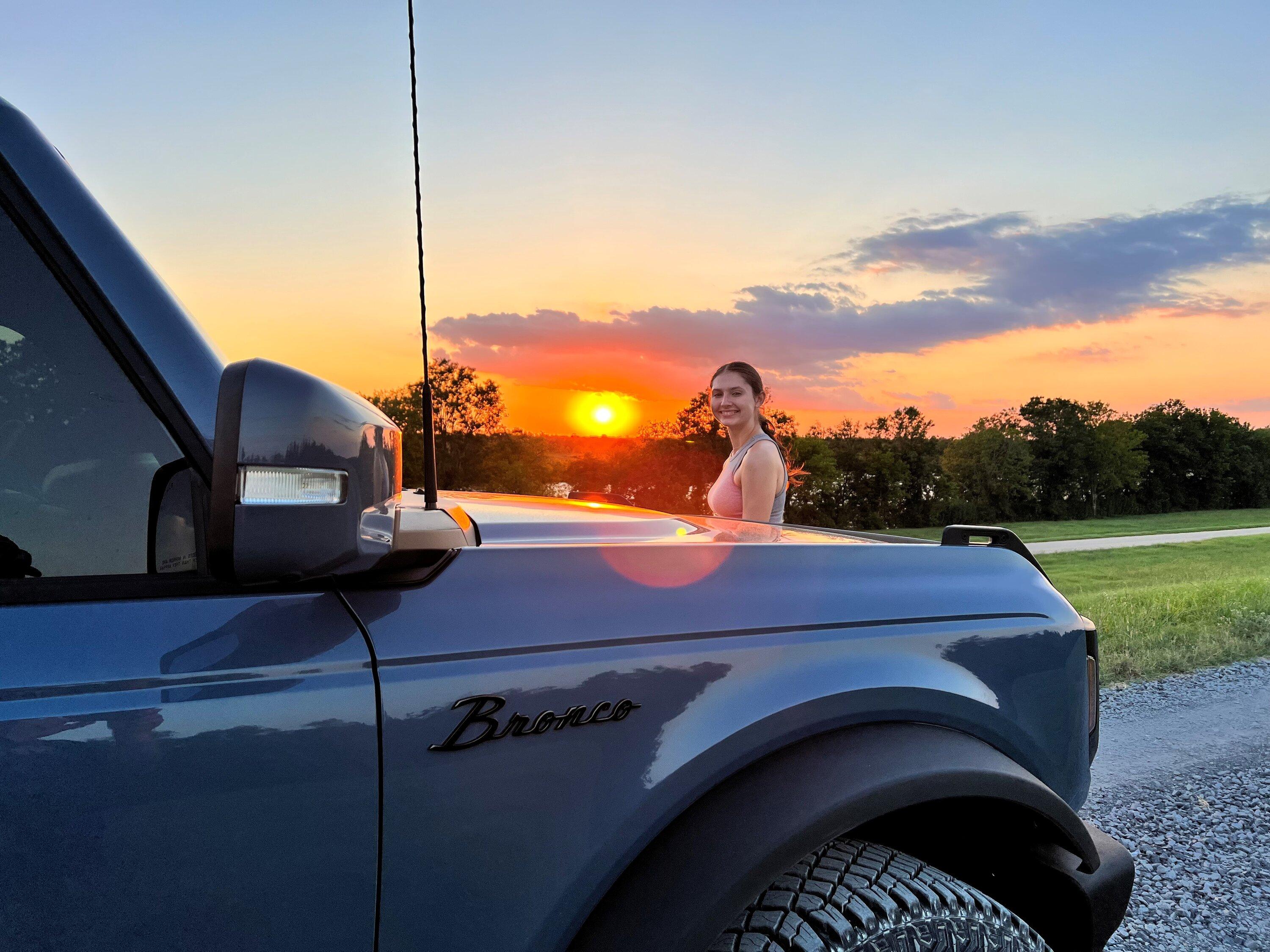 Ford Bronco Bronco Team 2 door. Sunset01