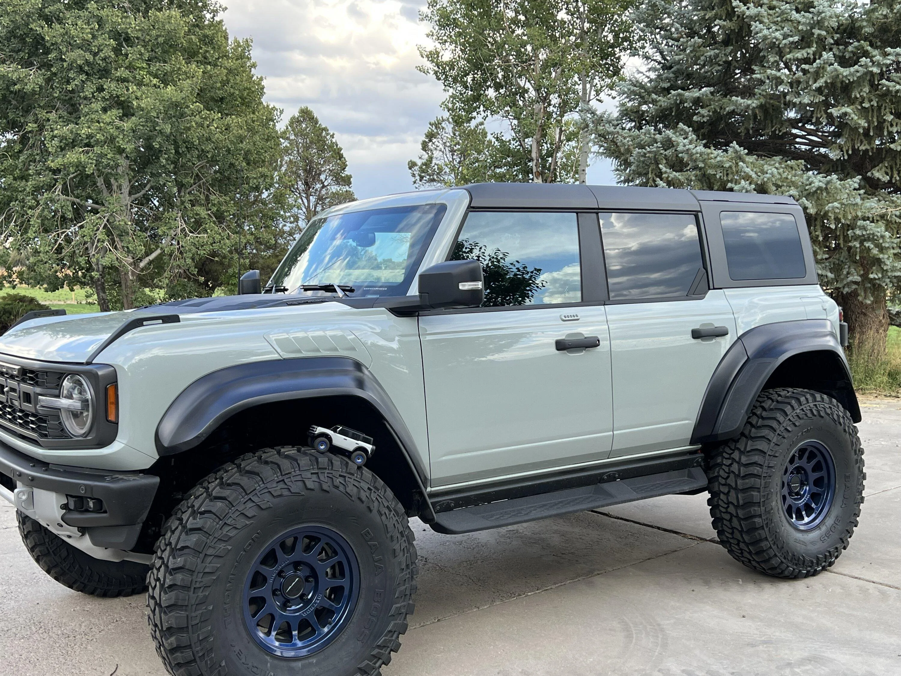 Ford Bronco Joining the club…. 40's on custom Method wheels, rear update IMG_5087