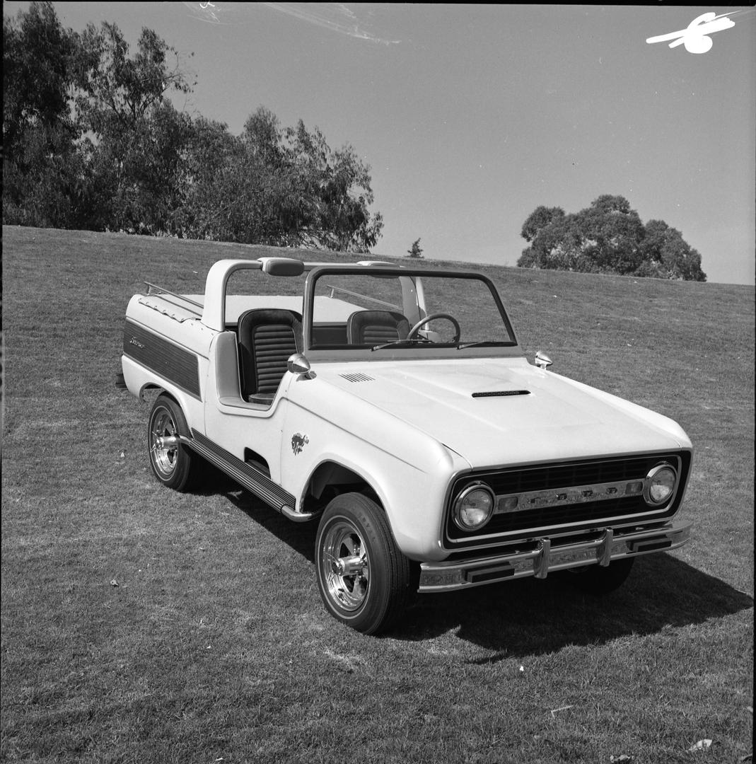Ford Bronco Cool concept Bronco from '66. access-1966_ford_bronco_146009_574