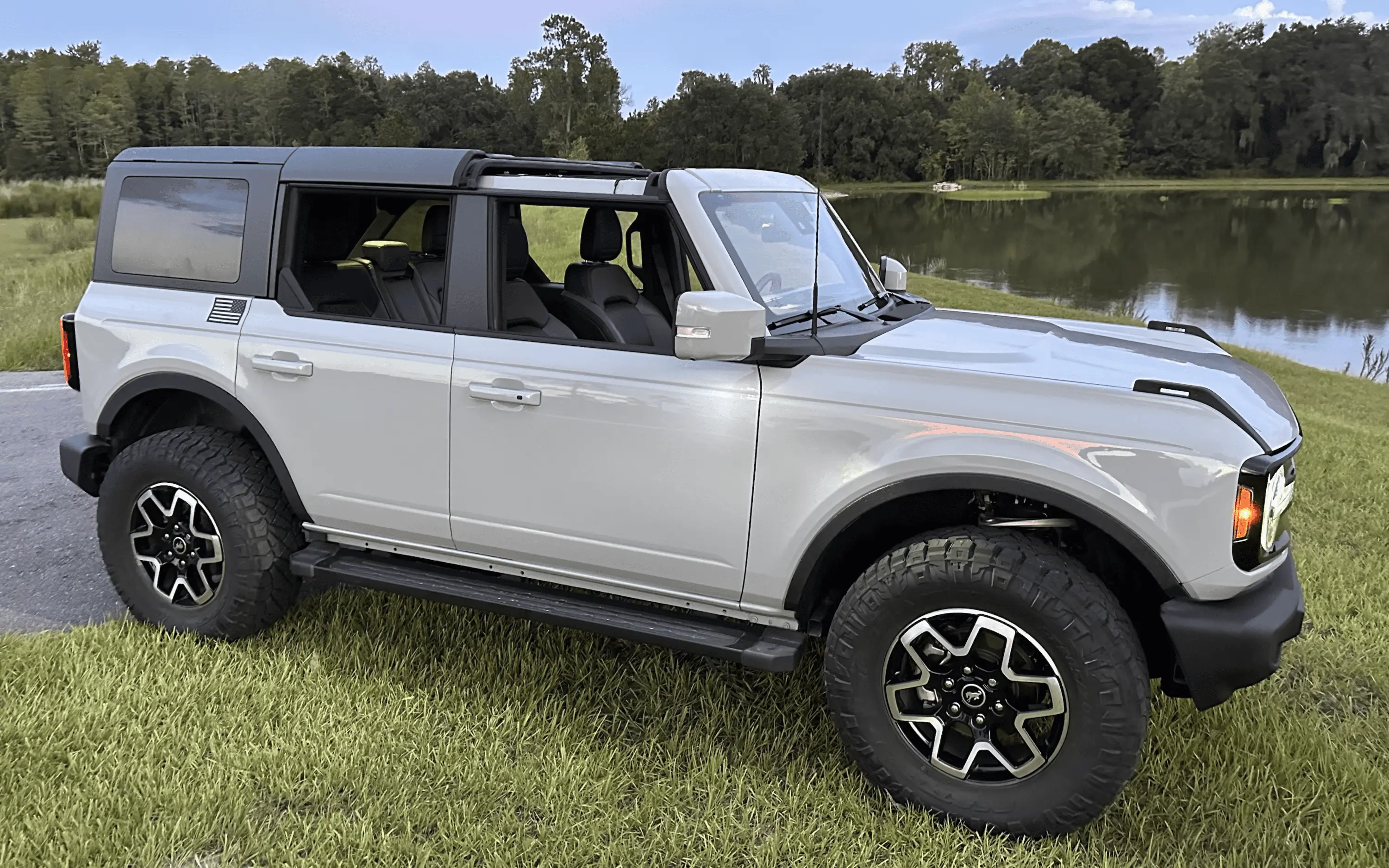 Ford Bronco American Flag flying Broncos Screenshot 2023-08-15 at 11.14.42 PM
