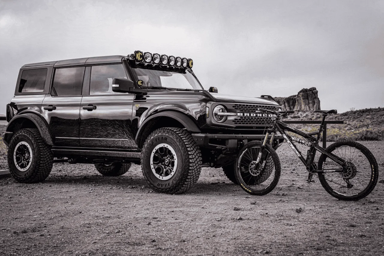 Ford Bronco Best above windshield light bar? 1692223131388