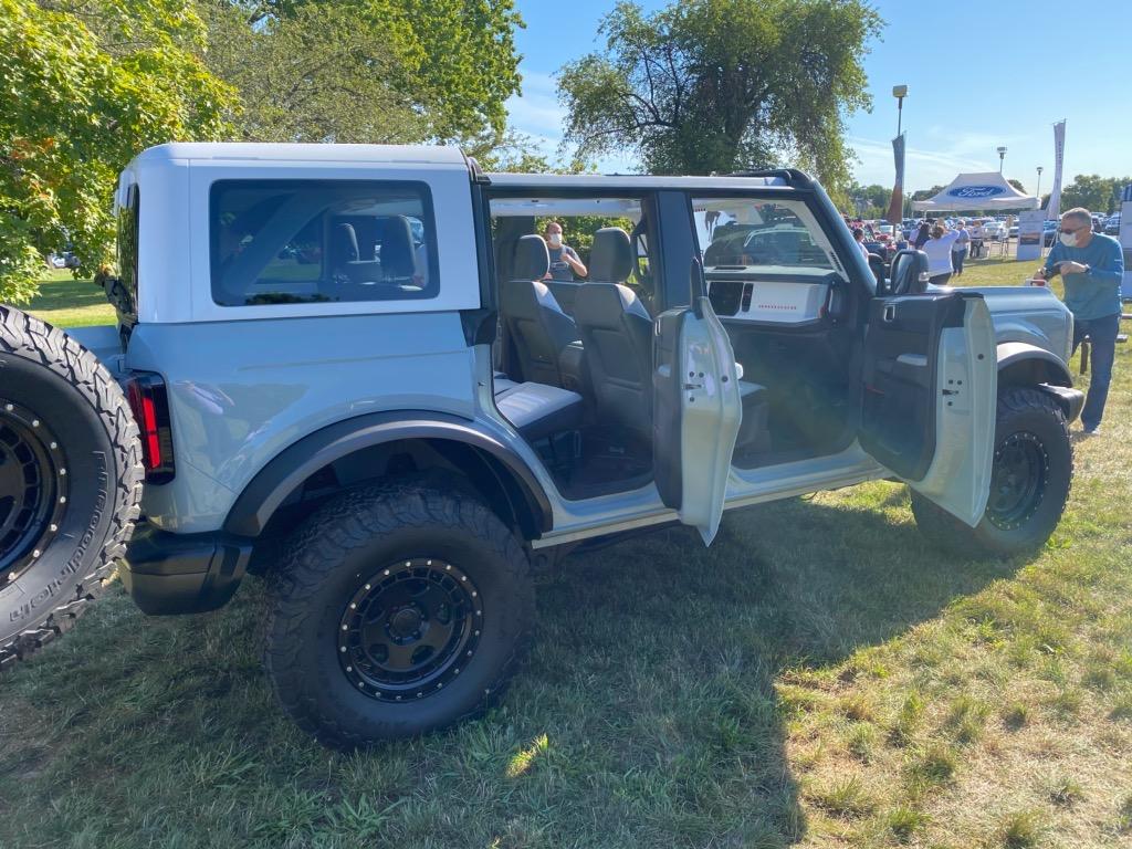 Ford Bronco Cactus Gray vs....Cactus Gray D89F5FCF-1172-4EE4-B43E-1F85482FCAE5