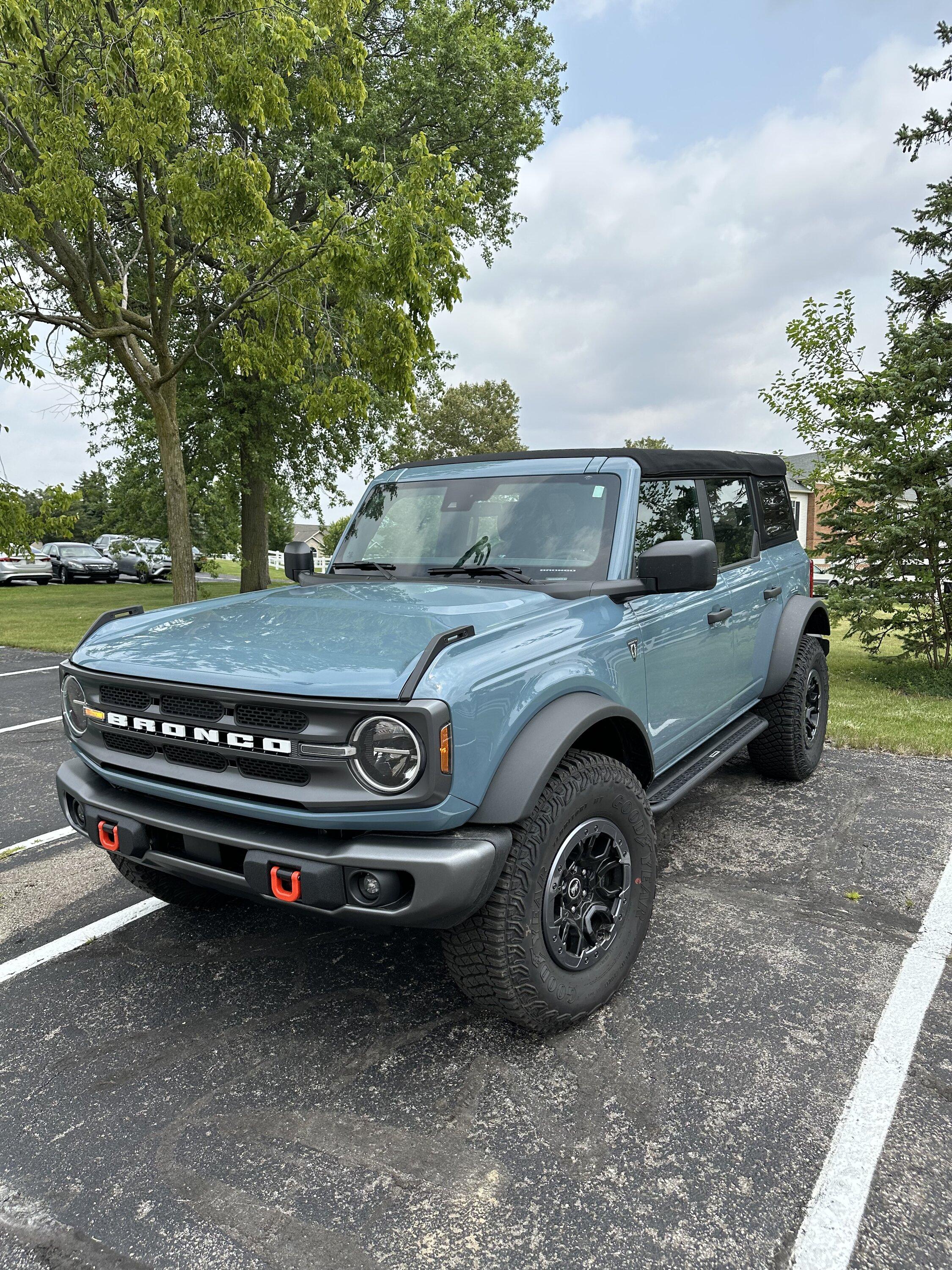 Ford Bronco ….. IMG_1657