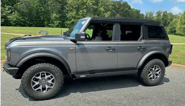Ford Bronco CARBONIZED GRAY Bronco Club 1692376766808
