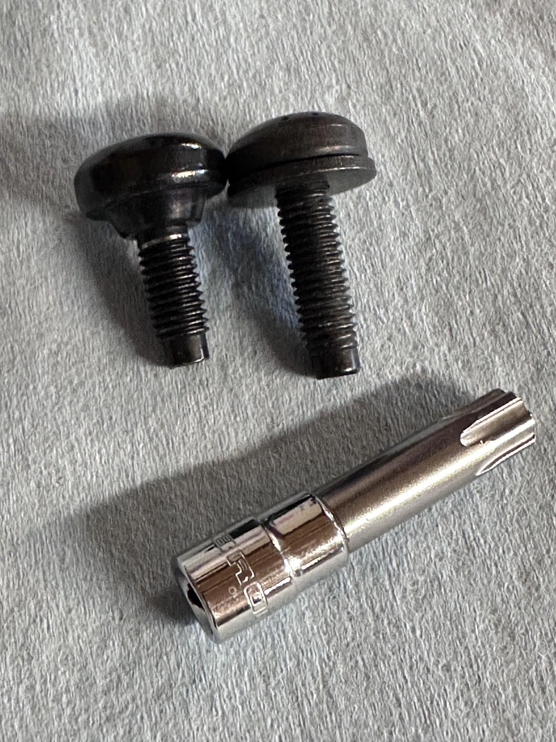Ford Bronco ROCKWORKX tool-less Hardtop Bolts IMG_6546