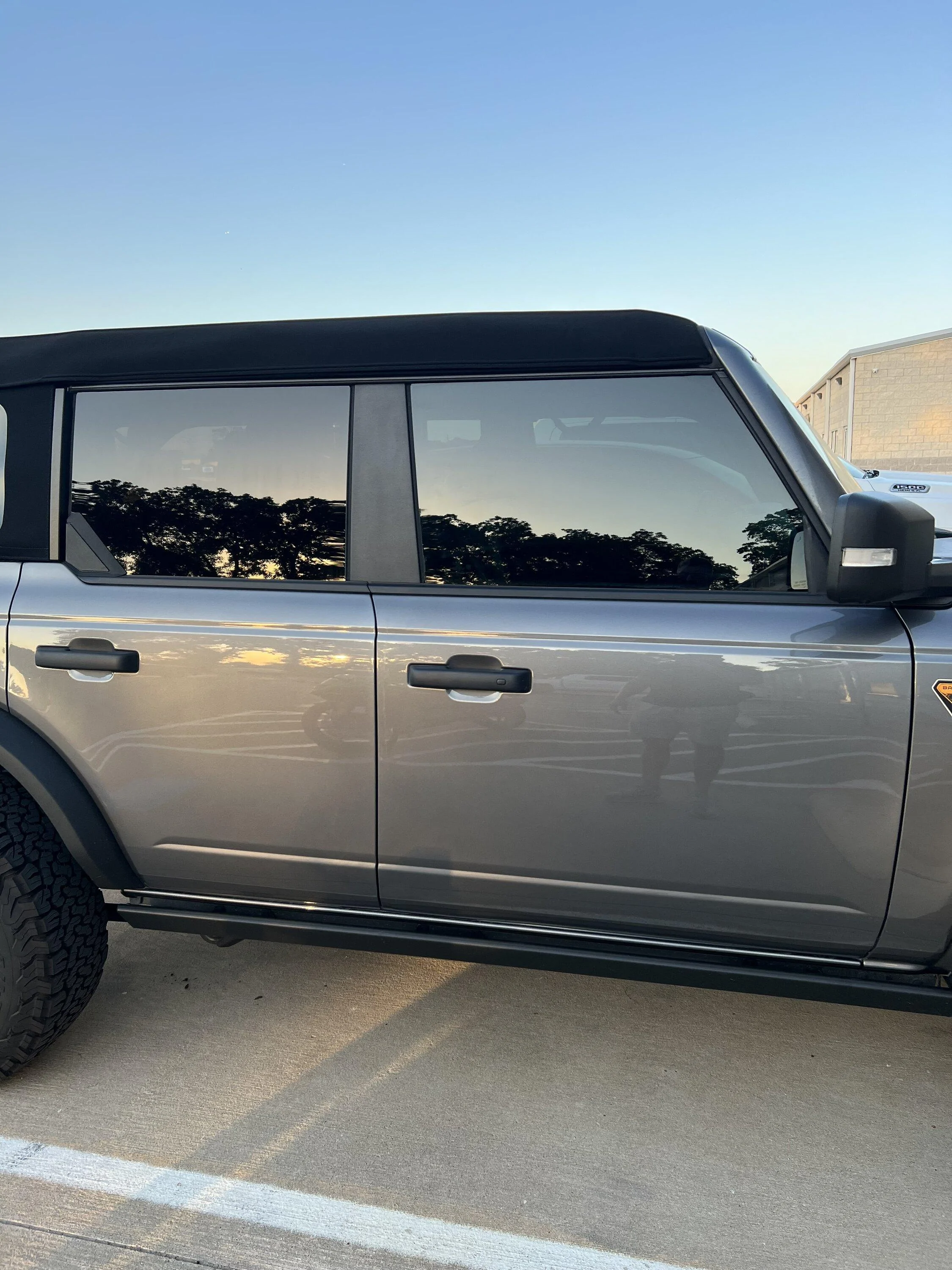Ford Bronco CARBONIZED GRAY Bronco Club 71401186173__541BB7BE-E93B-4152-B0C2-B65BB79CB7A0