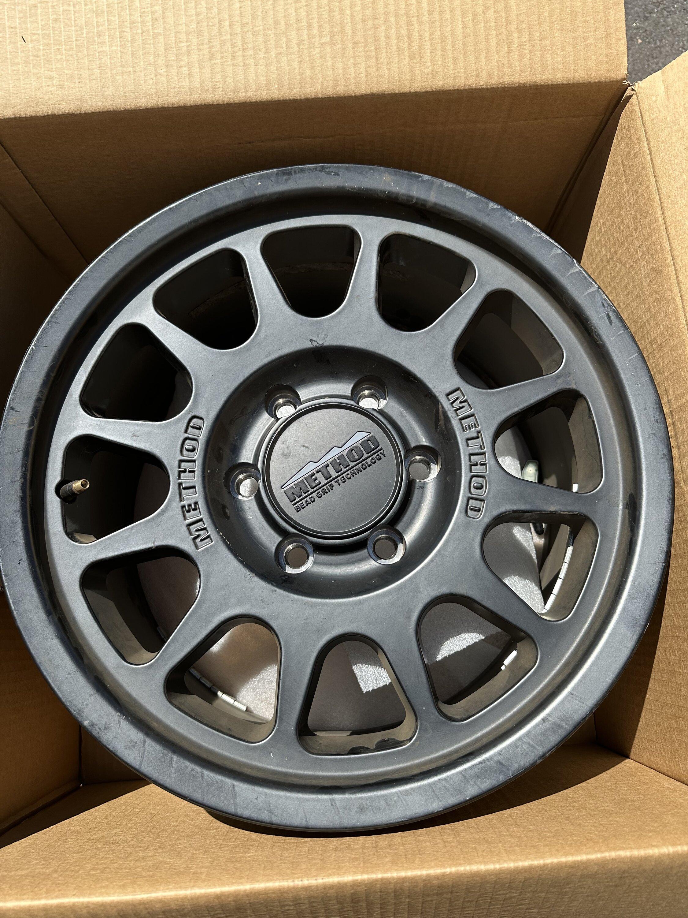 Ford Bronco Method 703 x5 + TPMS - $800 IMG_0473
