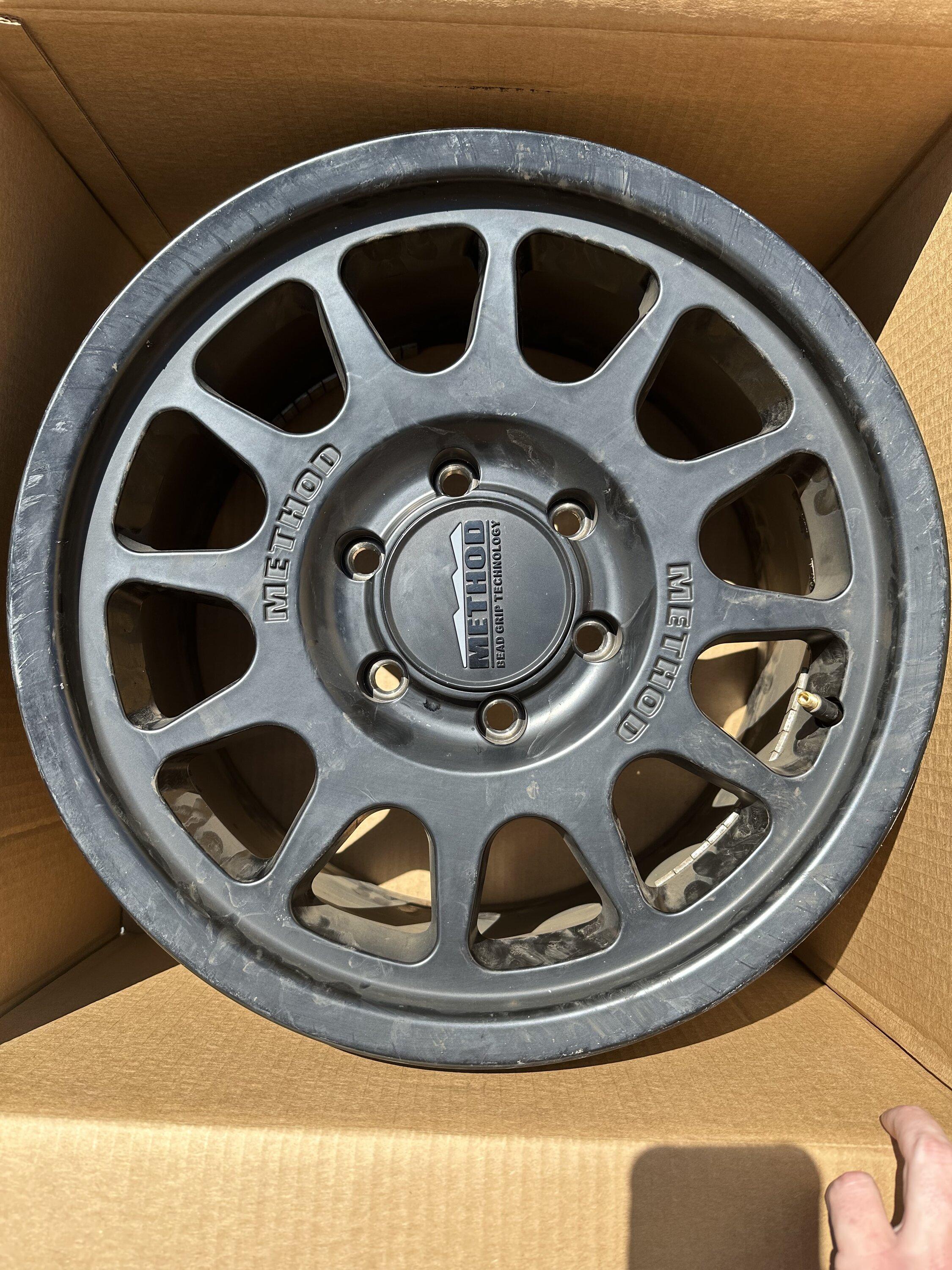 Ford Bronco Method 703 x5 + TPMS - $800 IMG_0472