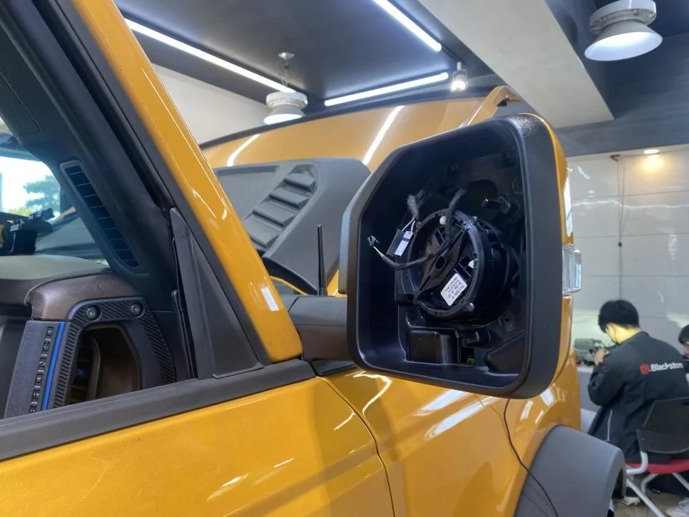Ford Bronco Automatic power folding mirrors IMG_0542