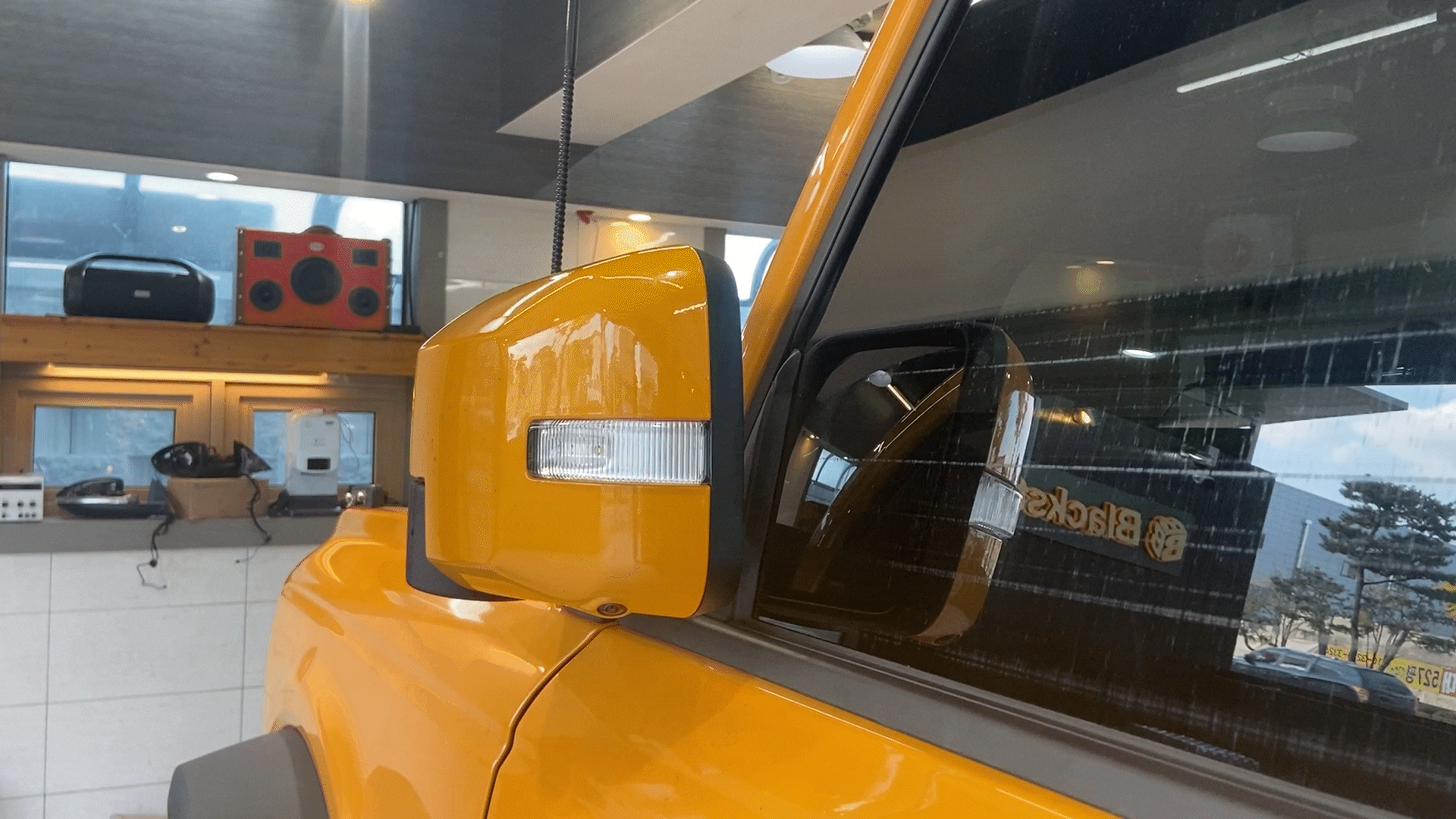 Ford Bronco Automatic power folding mirrors IMG_8748_1