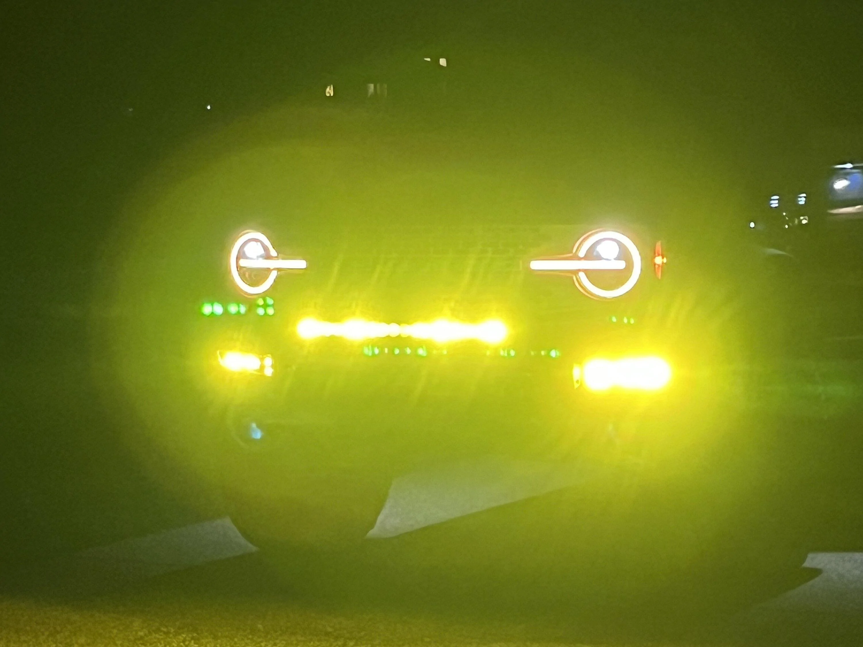 Ford Bronco Best above windshield light bar? IMG_0737
