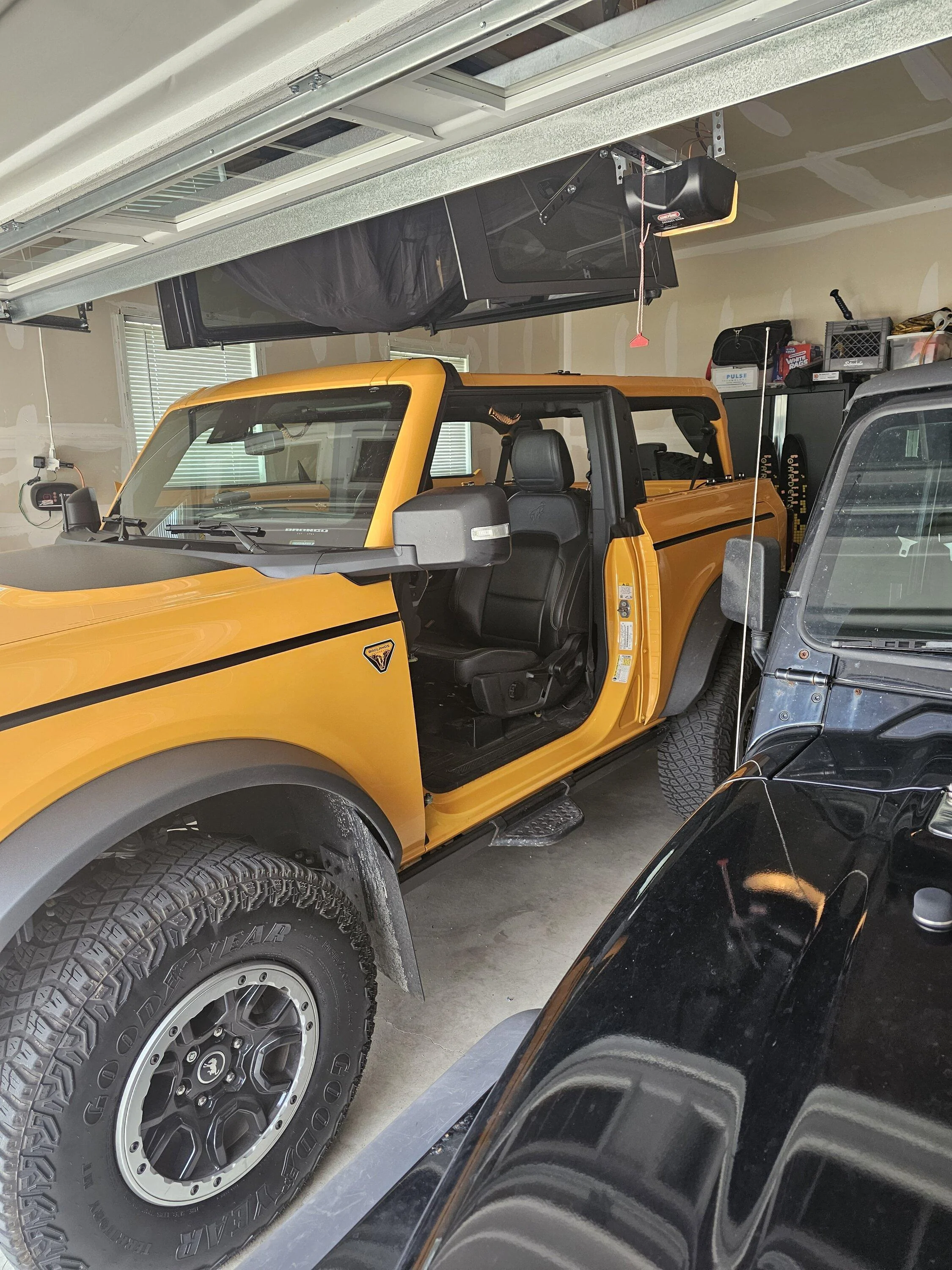 Ford Bronco 2 Doors and 3 Pedals 20230724_142217